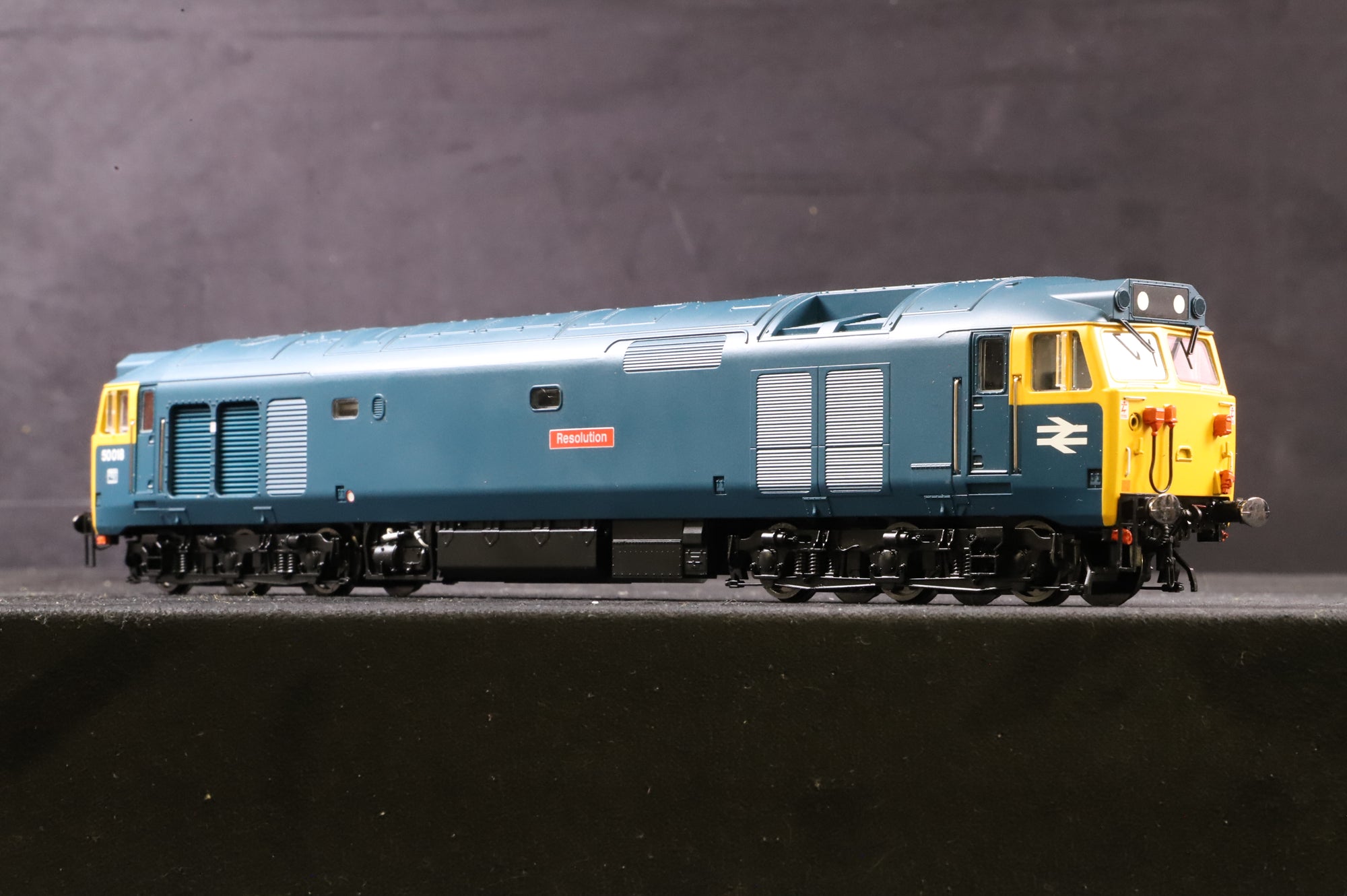 Hornby OO R2348 Class 50 50018 'Resolution' in BR Blue
