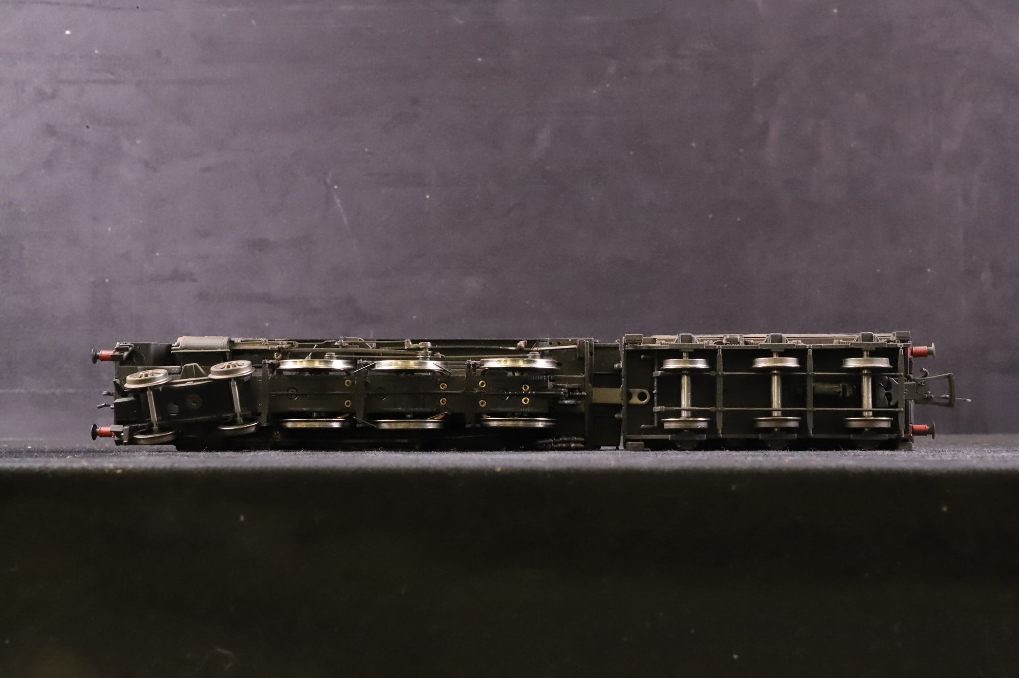 Bachmann OO 31-118 Standard 4MT 75033 in Lined BR Black w/ BR2 Tender & Late Crests - Weathered