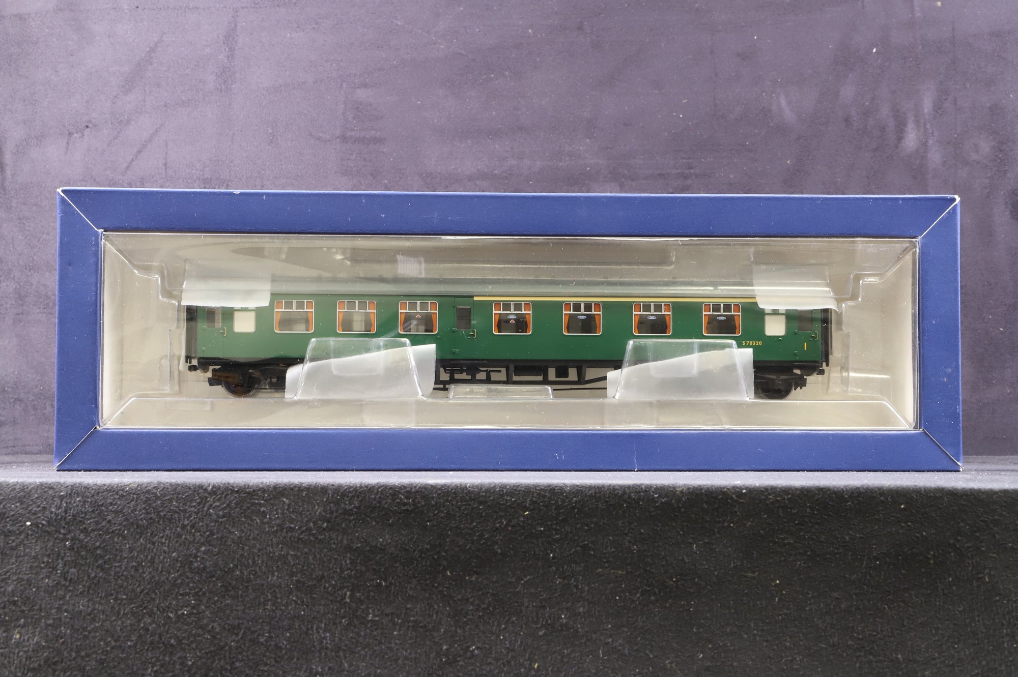 Bachmann OO 31-426A 4CEP EMU 7126 Late SR Multiple Unit Green With Yellow Warning Panels