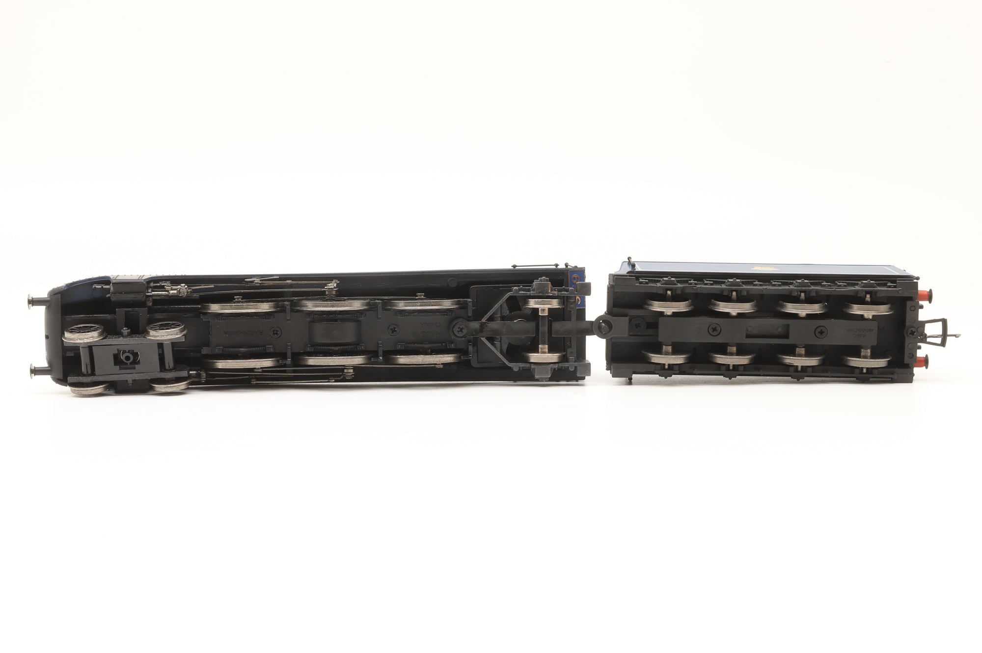 Bachmann OO 31-2001 Set of 3 Class A4 'Commonwealth of Australia' in BR Green, BR Blue & LNER Blue