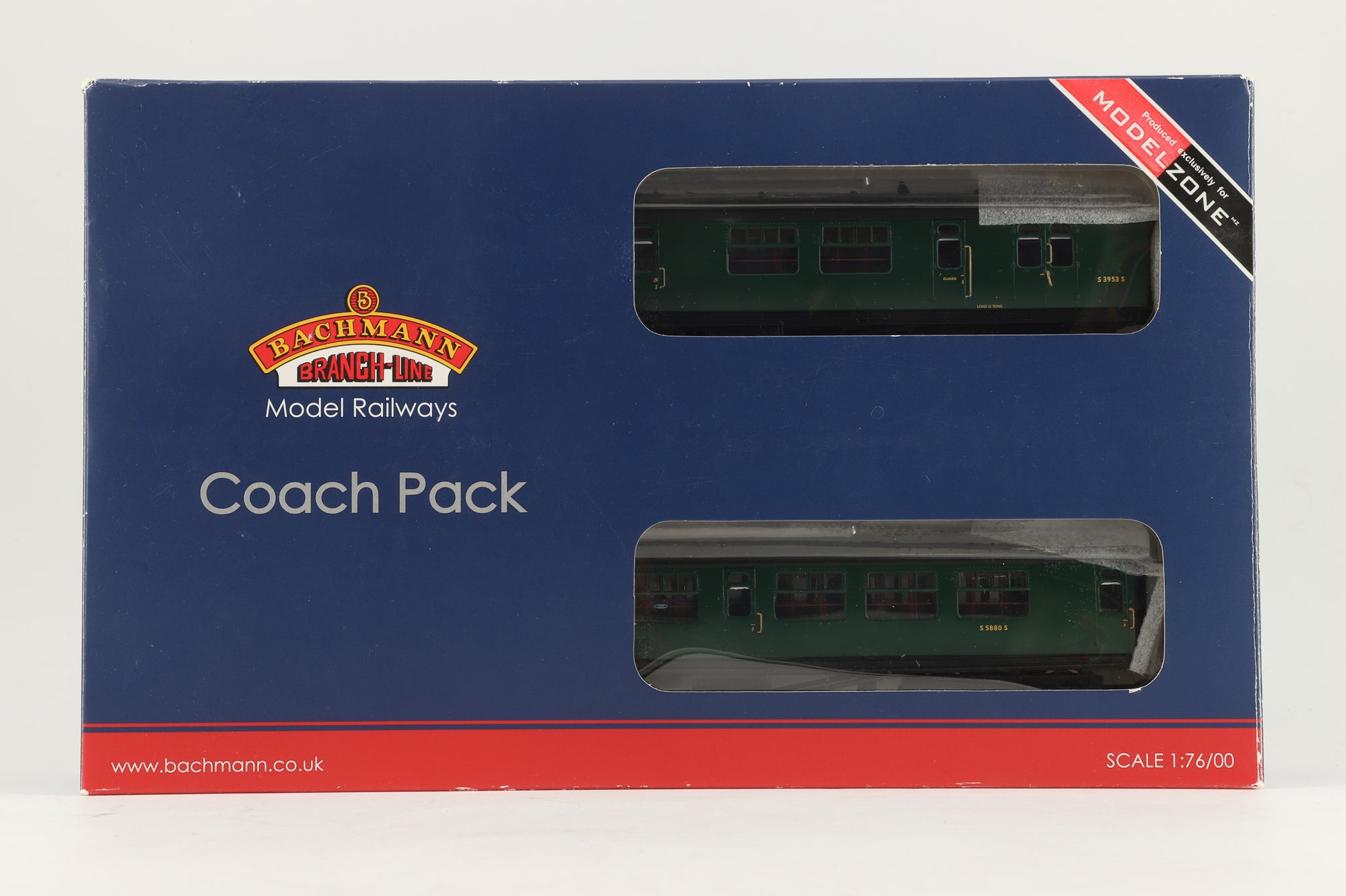 Bachmann OO 34-500Z Set of Bulleid Coaches BR Green (SR), Excl. Modelzone
