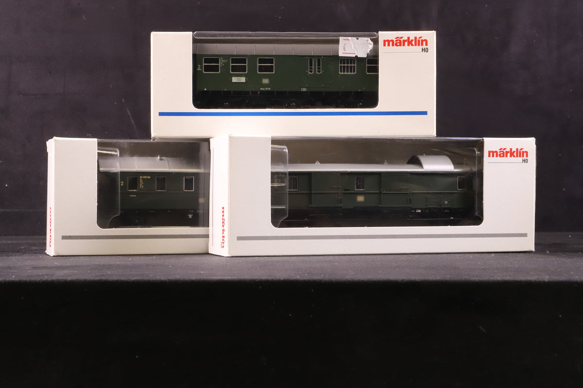 Marklin HO Rake Of 3 Green DB Coaches Inc. 4319, 00792-08 &amp; 00792-16