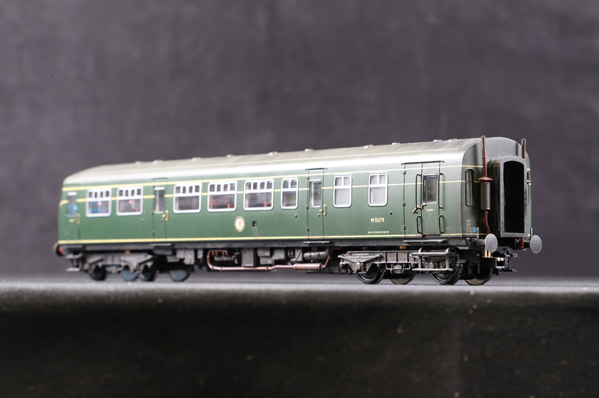 Bachmann OO 32-286 Class 101 DMU BR Green With Small Yellow Panel, Weathered, DCC Fitted