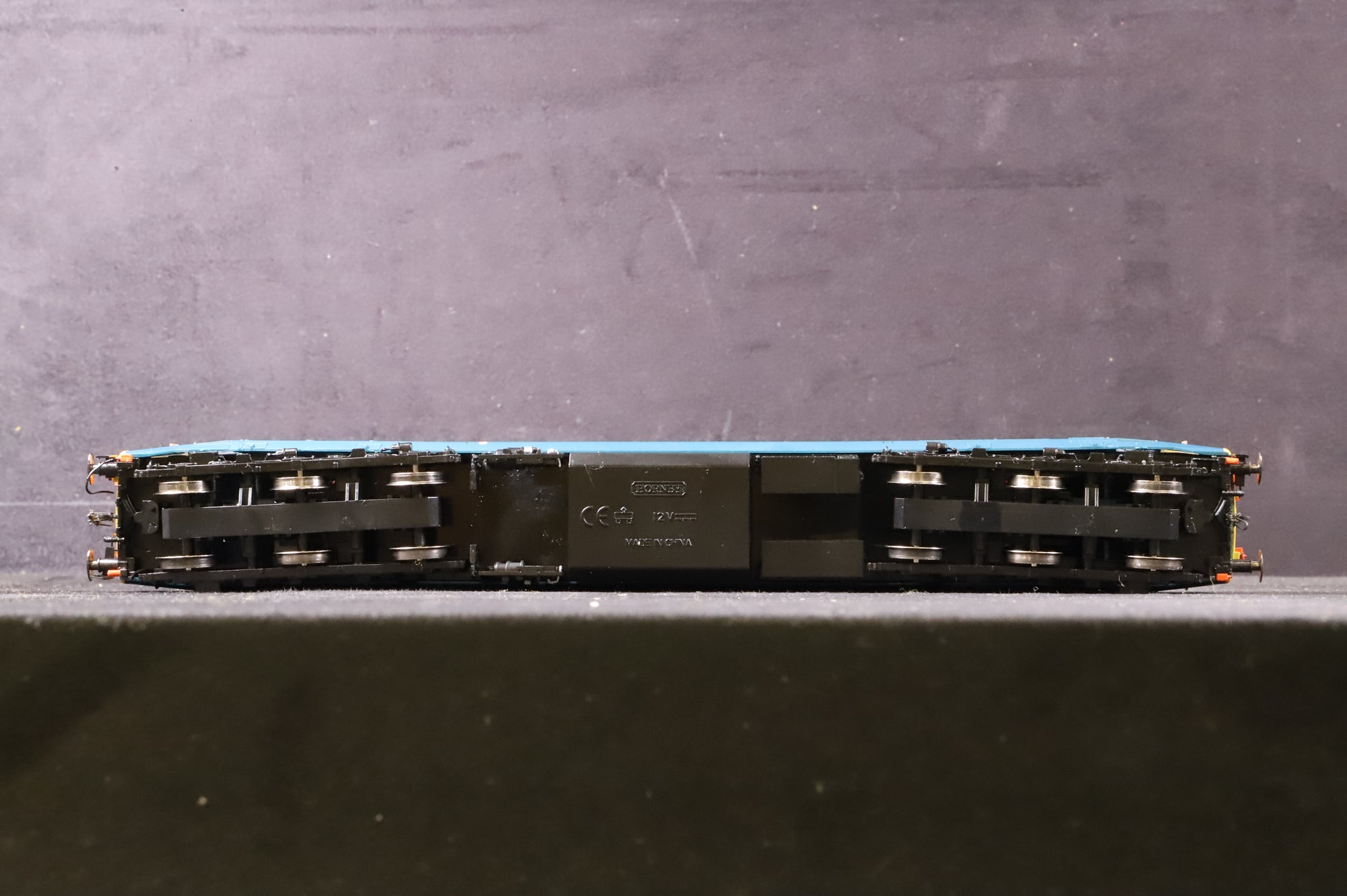 Hornby OO R2348 Class 50 50018 'Resolution' in BR Blue