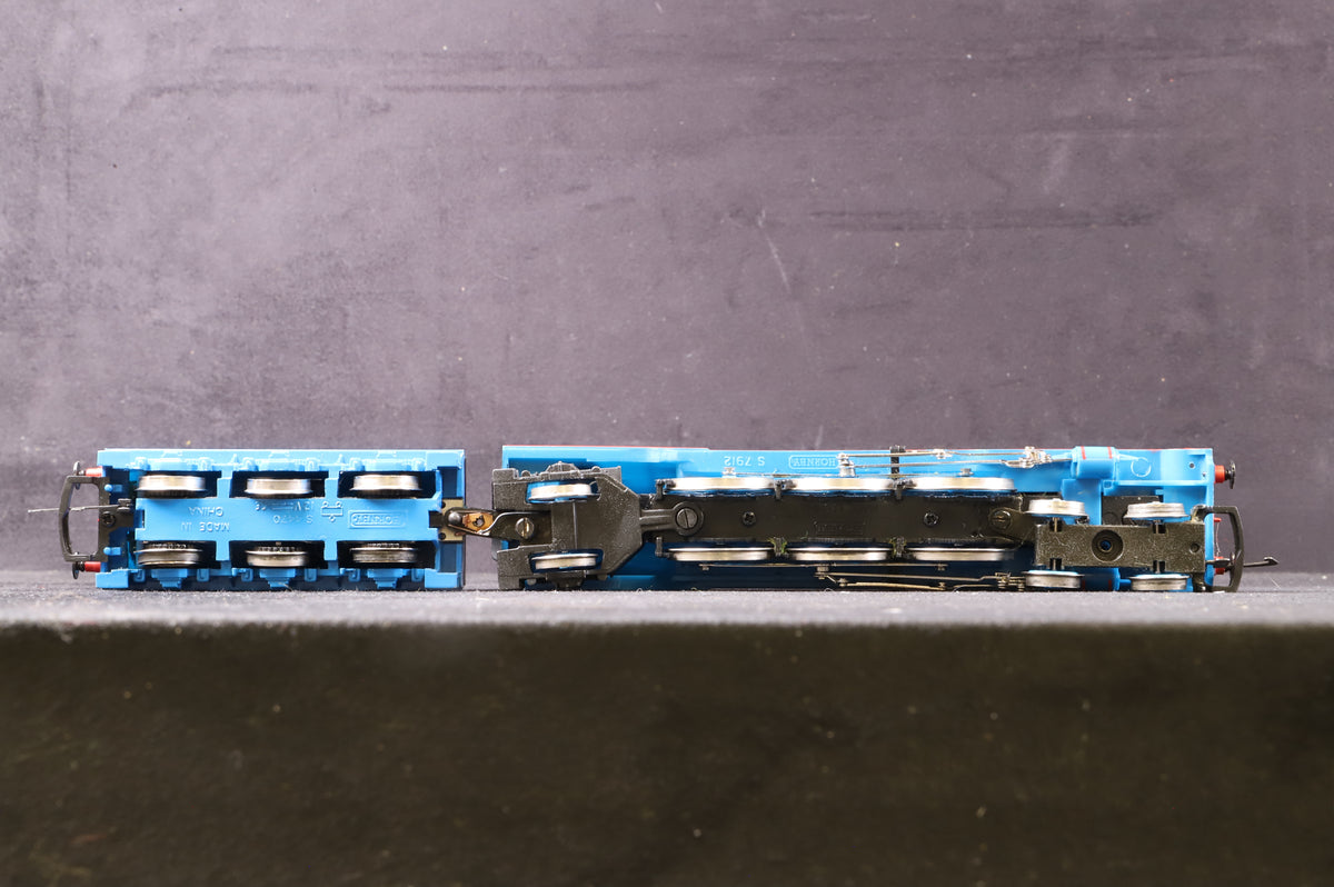 Hornby OO Thomas &amp; Friends &#39;Gordon&#39; &#39;4&#39; DCC Fitted