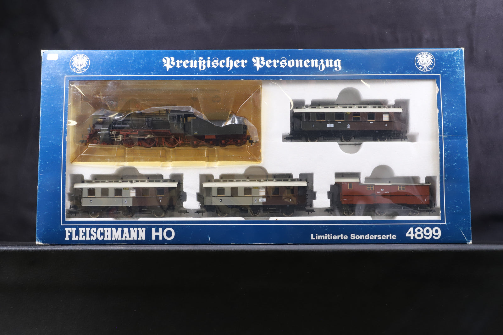 Fleischmann . voiture à bogies 3 Kl. Nr.: 18136 DR . HO Fleischmann . voiture à bogies 3 Kl. Nr.: 18136 DR . HO