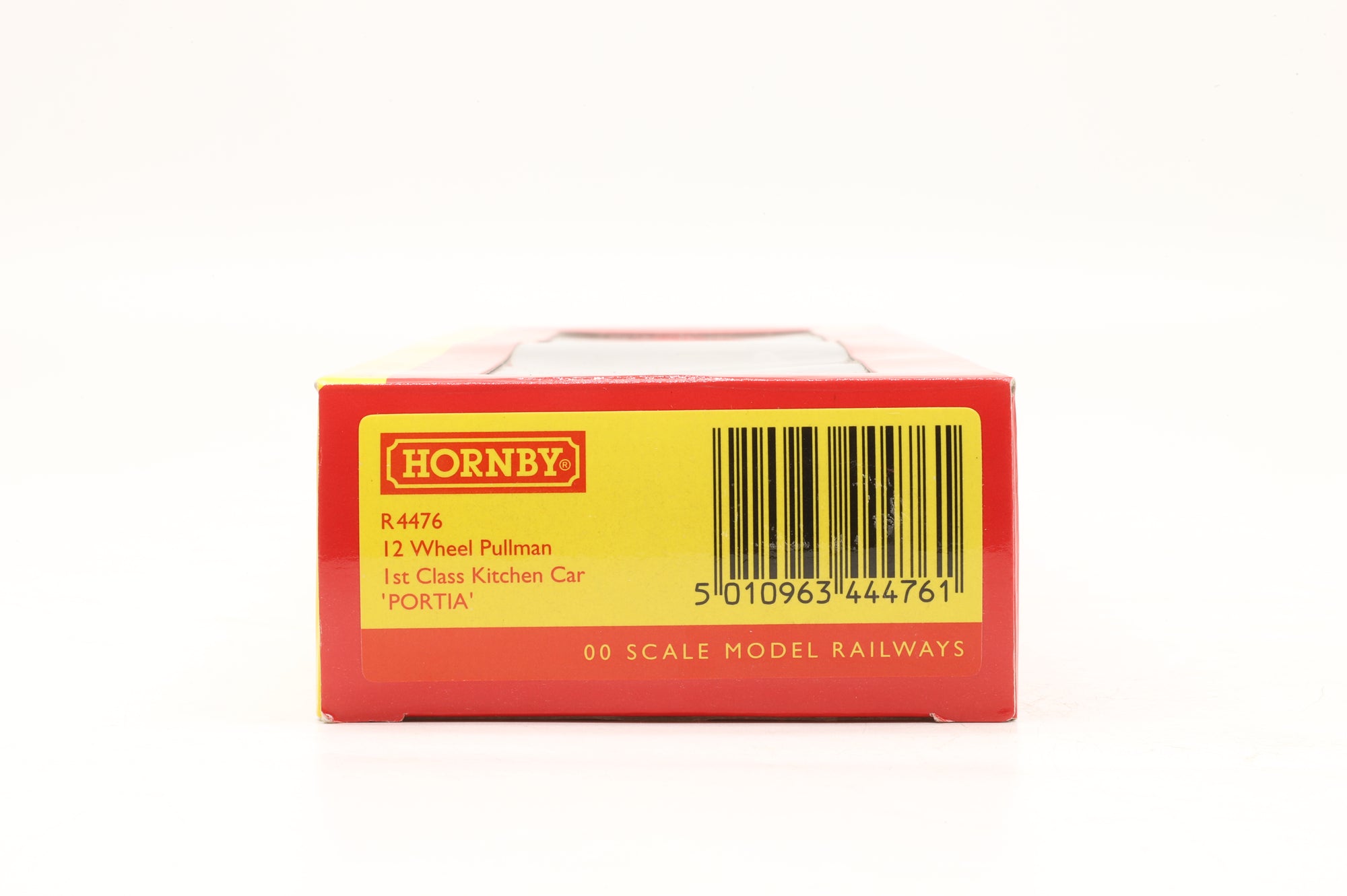 Hornby OO R4476 12-Wheel K-Type Pullman 'Portia'