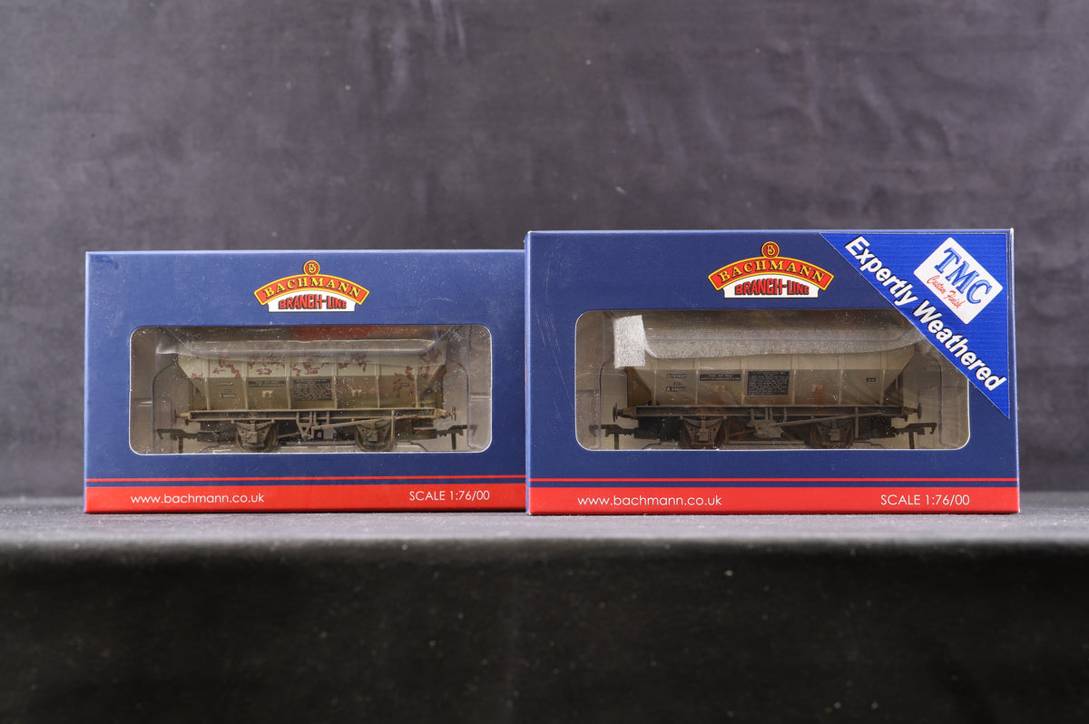 Bachmann OO Pair of Covered Hopper Wagons (Covhop) BR Light Grey (1 x Weathered) Inc. 38-501 &amp; A