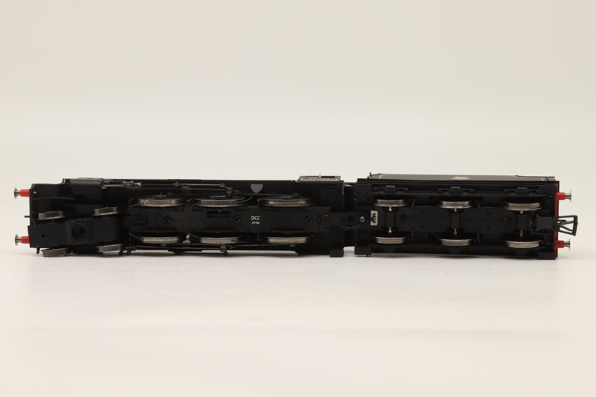 Hornby OO R2804XS 'Black 5' 44875 in Lined BR Black w/ Early Crests – DCC Sound
