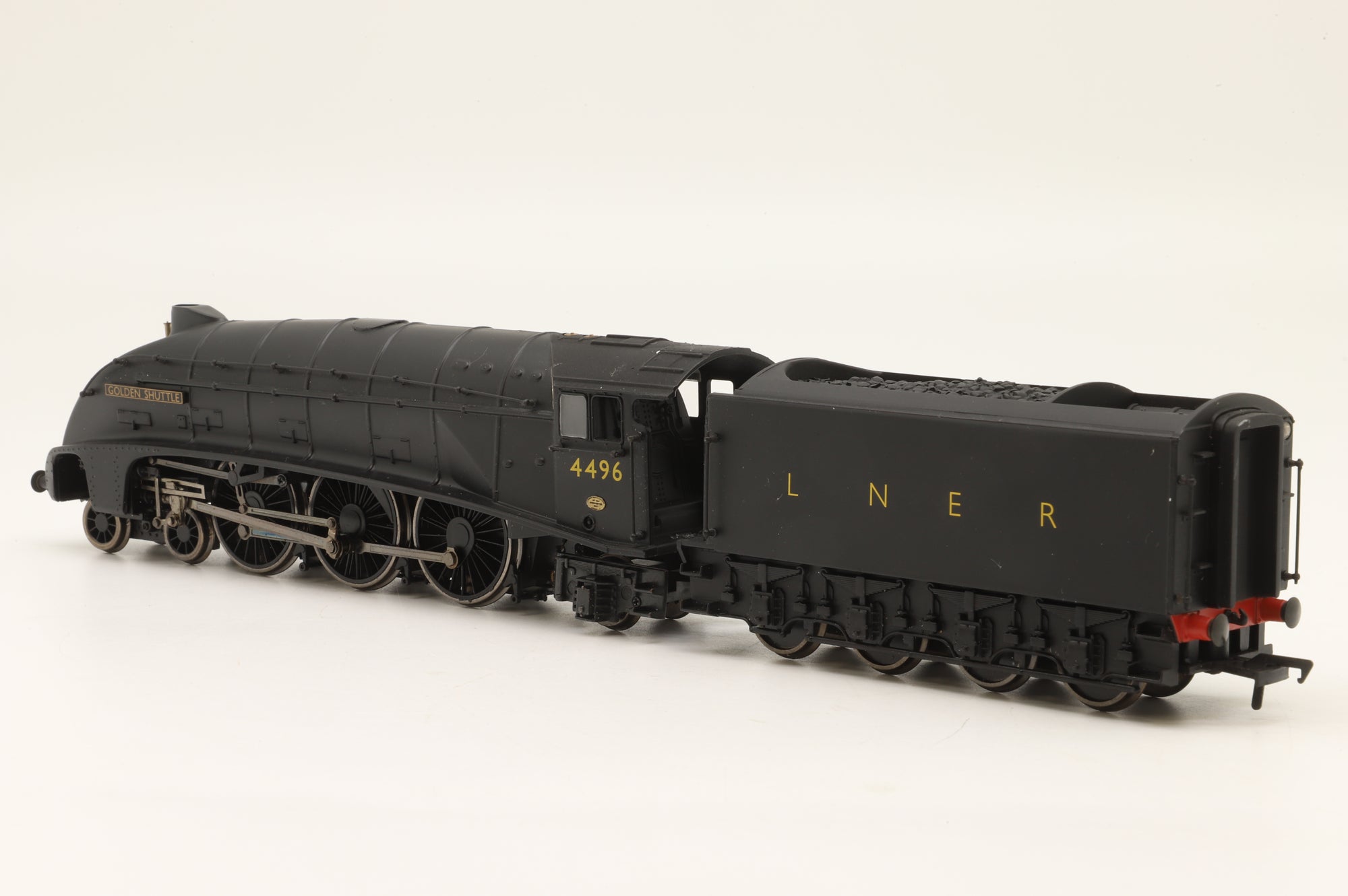 Bachmann OO Class A4 '4496' Golden Shuttle' LNER Black