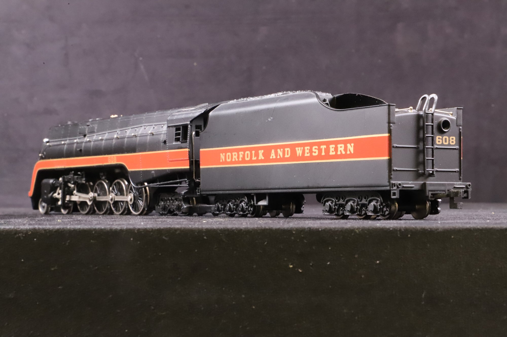 Bachmann Plus HO 11315 Class J '608' Norfolk & Western w/Smoke