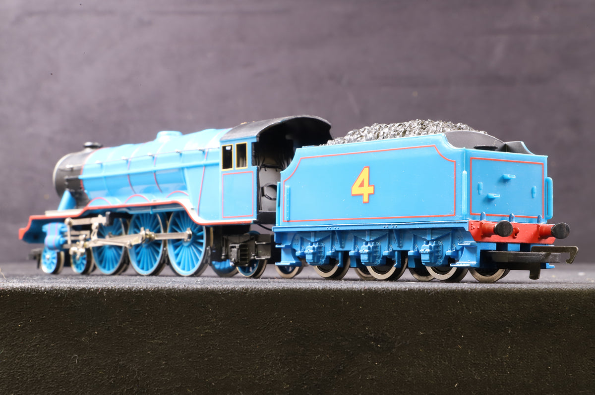 Hornby OO Thomas &amp; Friends &#39;Gordon&#39; &#39;4&#39; DCC Fitted
