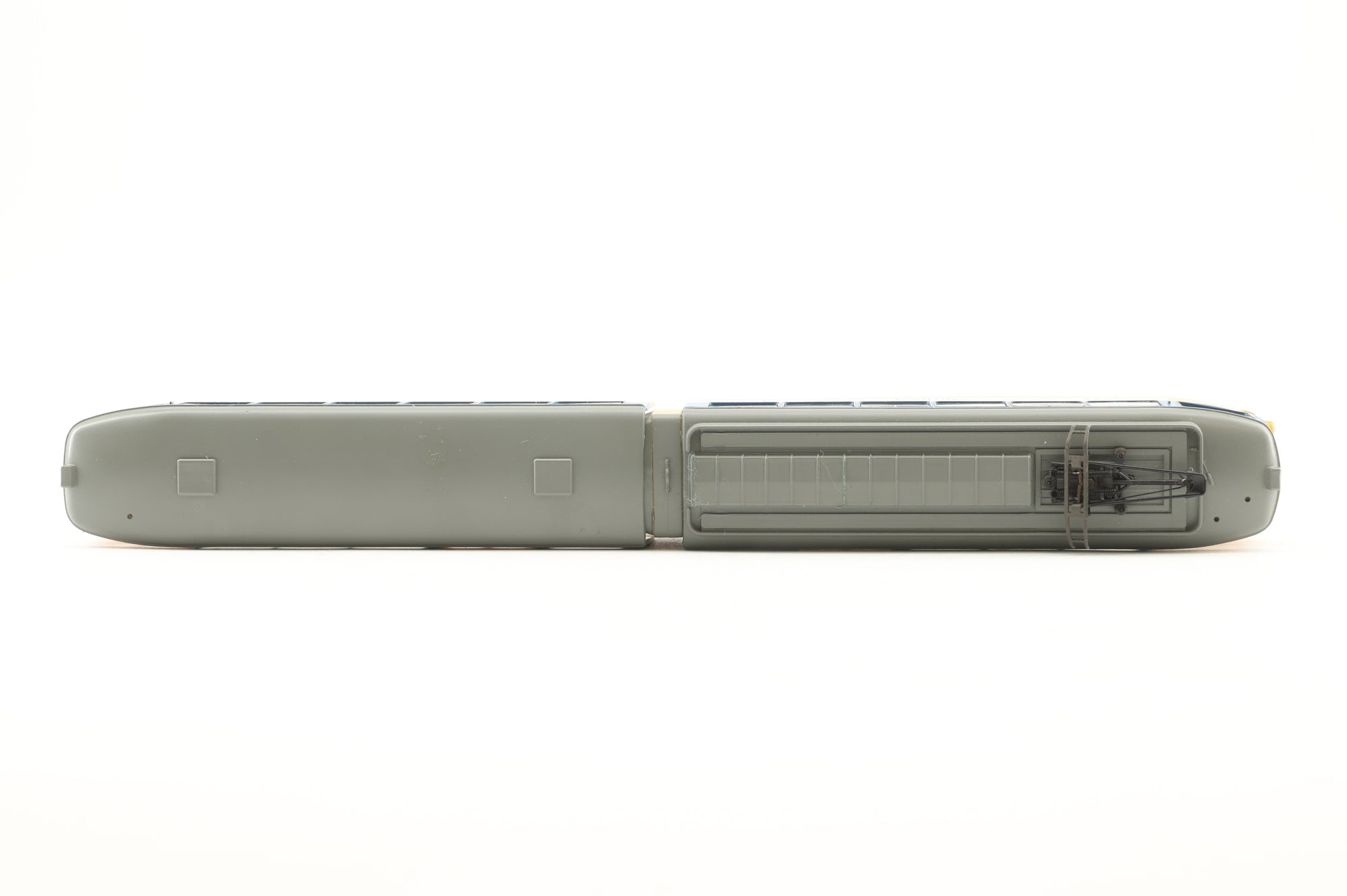 Roco HO 43182 Duwag Type Articulated Tram 'Gothaer'