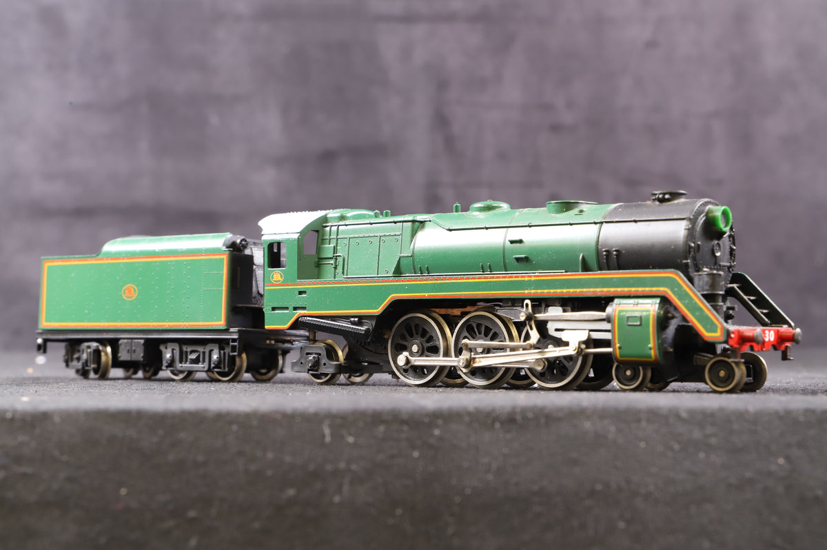 Lima HO 149753 NSW Class 38 Steam Locomotive &amp; 3 Coaches