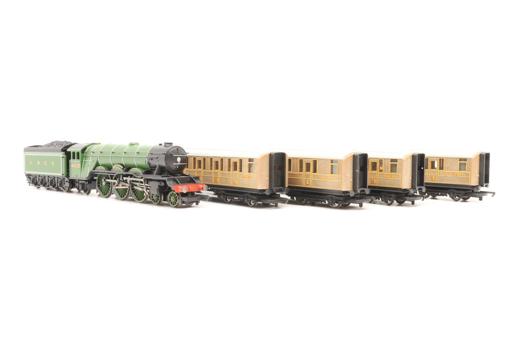 Hornby OO A1 'Flying Scotsman' '4472' & 4 LNER Non-Corridor Teak Coaches