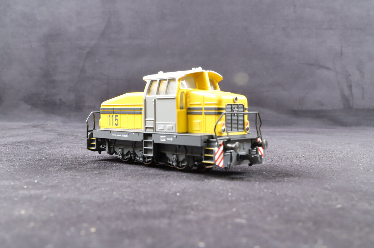 Marklin HO &#39;115&#39; DB Diesel, 3-Rail (Split from 29183 Set)