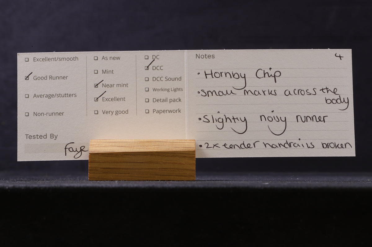 Hornby OO Thomas &amp; Friends &#39;Gordon&#39; &#39;4&#39; DCC Fitted