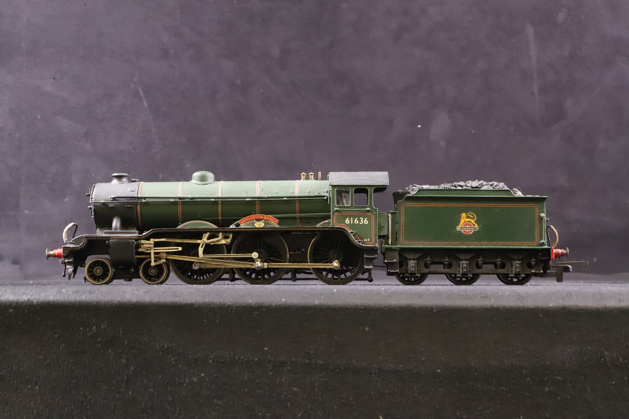 Hornby/ Comet OO Class B17 '61636' BR Green E/C