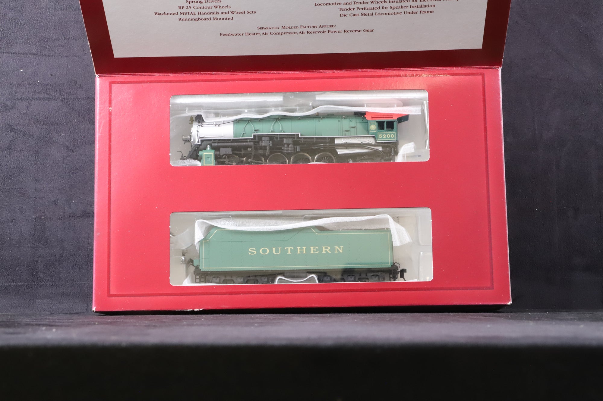 IHC HO 23411 2-10-2 Santa Fe Steam Locomotive '5200' SR Green