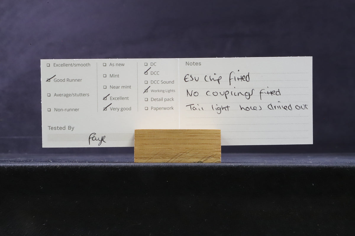 Heljan OO 2310 Class 23 &#39;Baby Deltic&#39; D5907 in BR Green w/ Small Yellow Panels