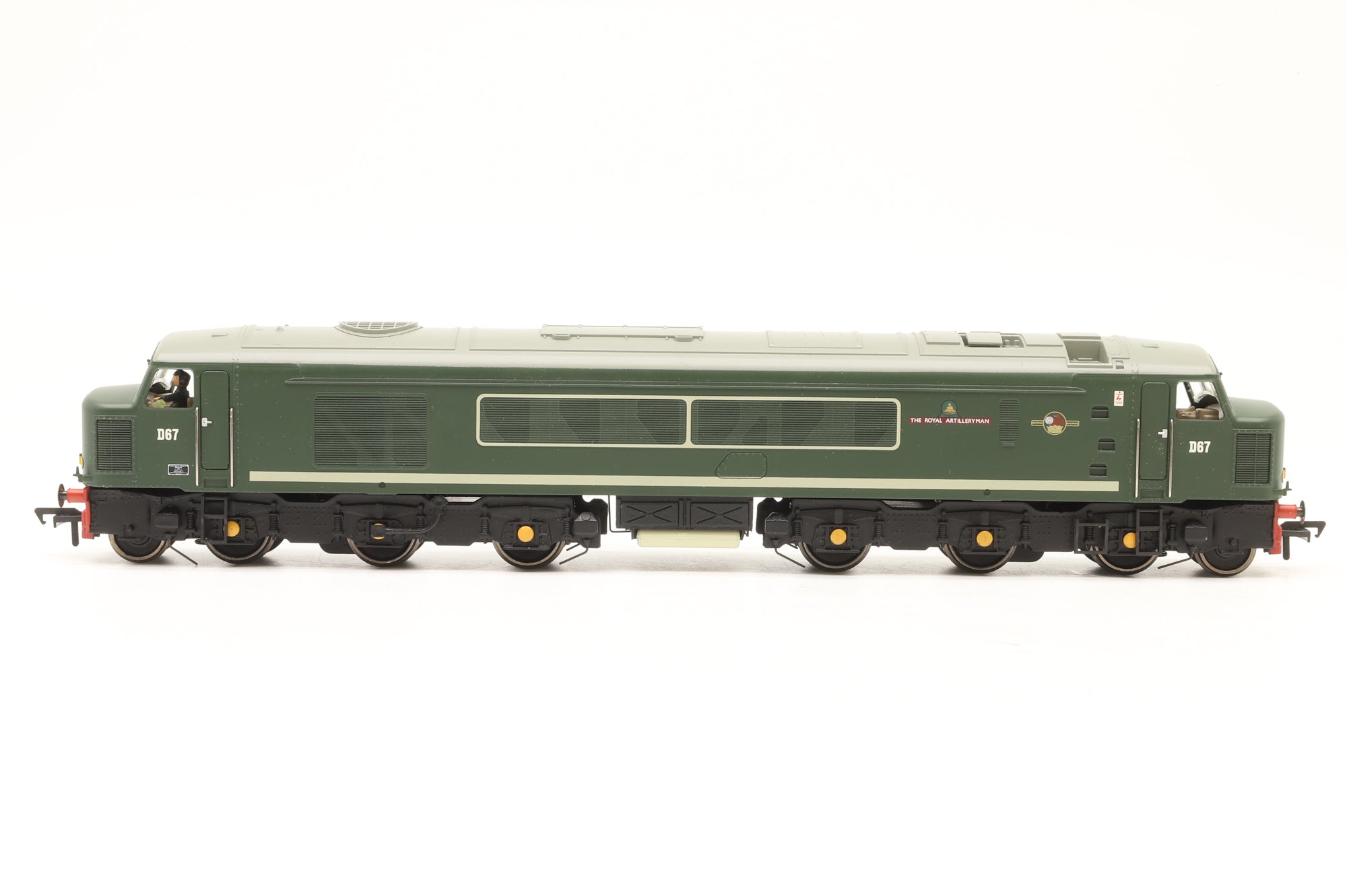 Bachmann OO 32-675 Class 45 D67 'The Royal Artilleryman' in BR Green w/ SYPs