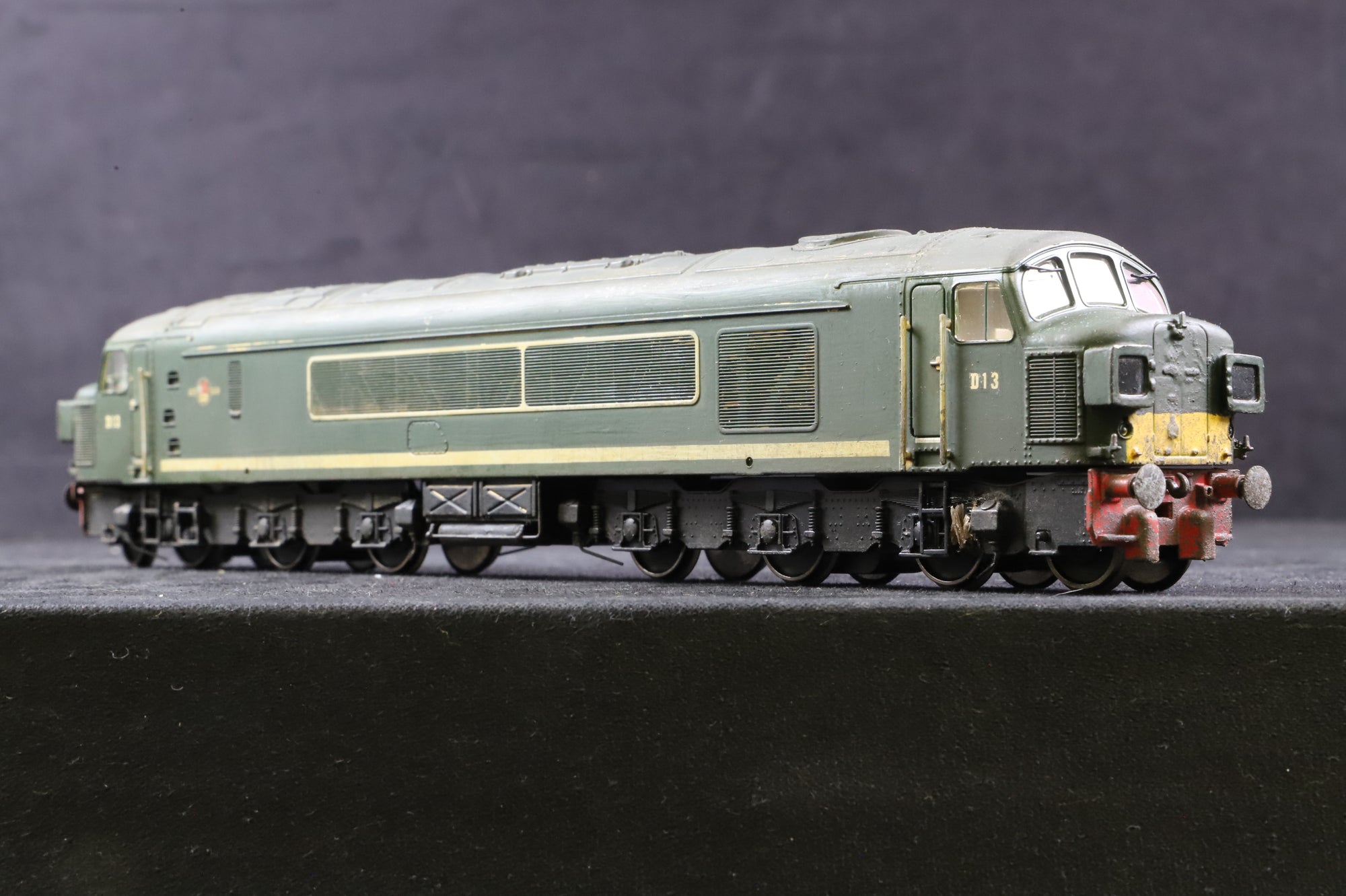 WORKSHOP Bachmann OO Class 45 D13 in BR Green w/ Small Yellow Panels - Partly Weathered
