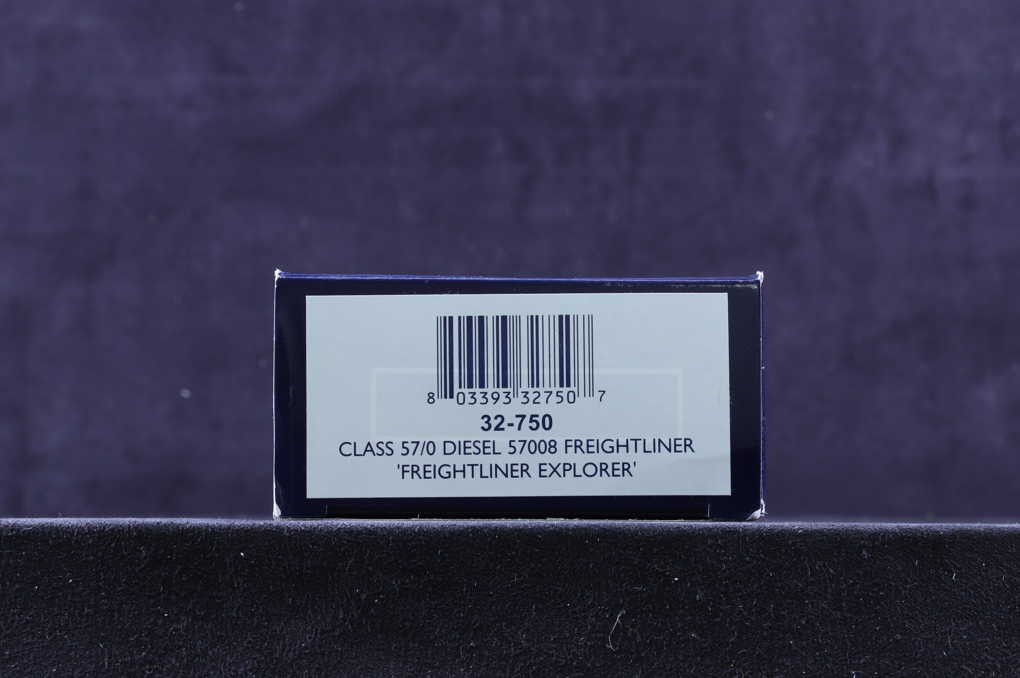 Bachmann OO 32-750 Class 57 57008 'Freightliner Explorer' in Freightliner Livery