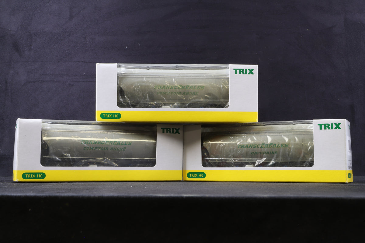 Trix HO 24502 3 Pack of Transcērēales High Capacity Grain Hopper Wagons