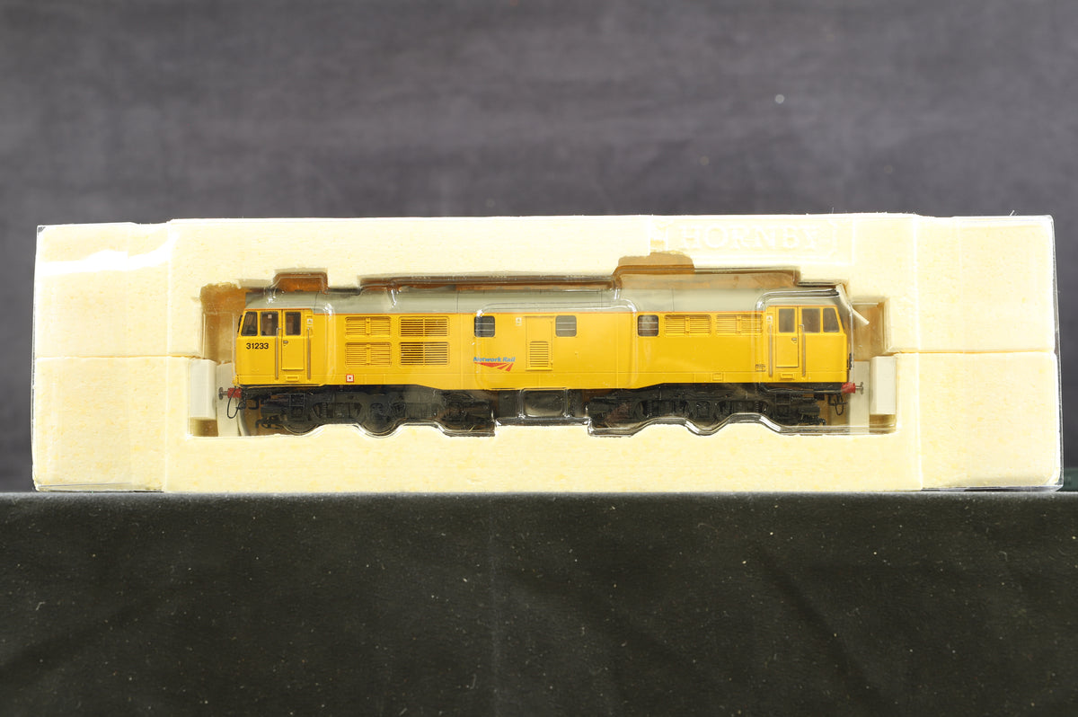 Hornby OO R3044X Network Rail AIA-AIA Diesel Electric Class 31, DCC Fitted