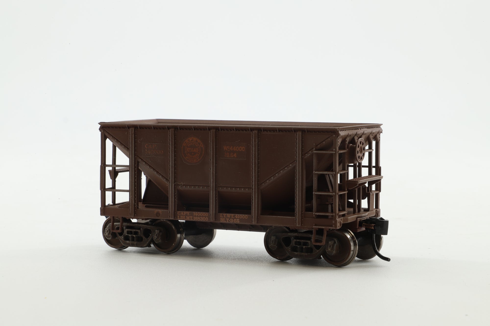 Walthers HO 12-Pack of Michigan Ore Cars in DMIR Brown - Pro-Weathered/Customised