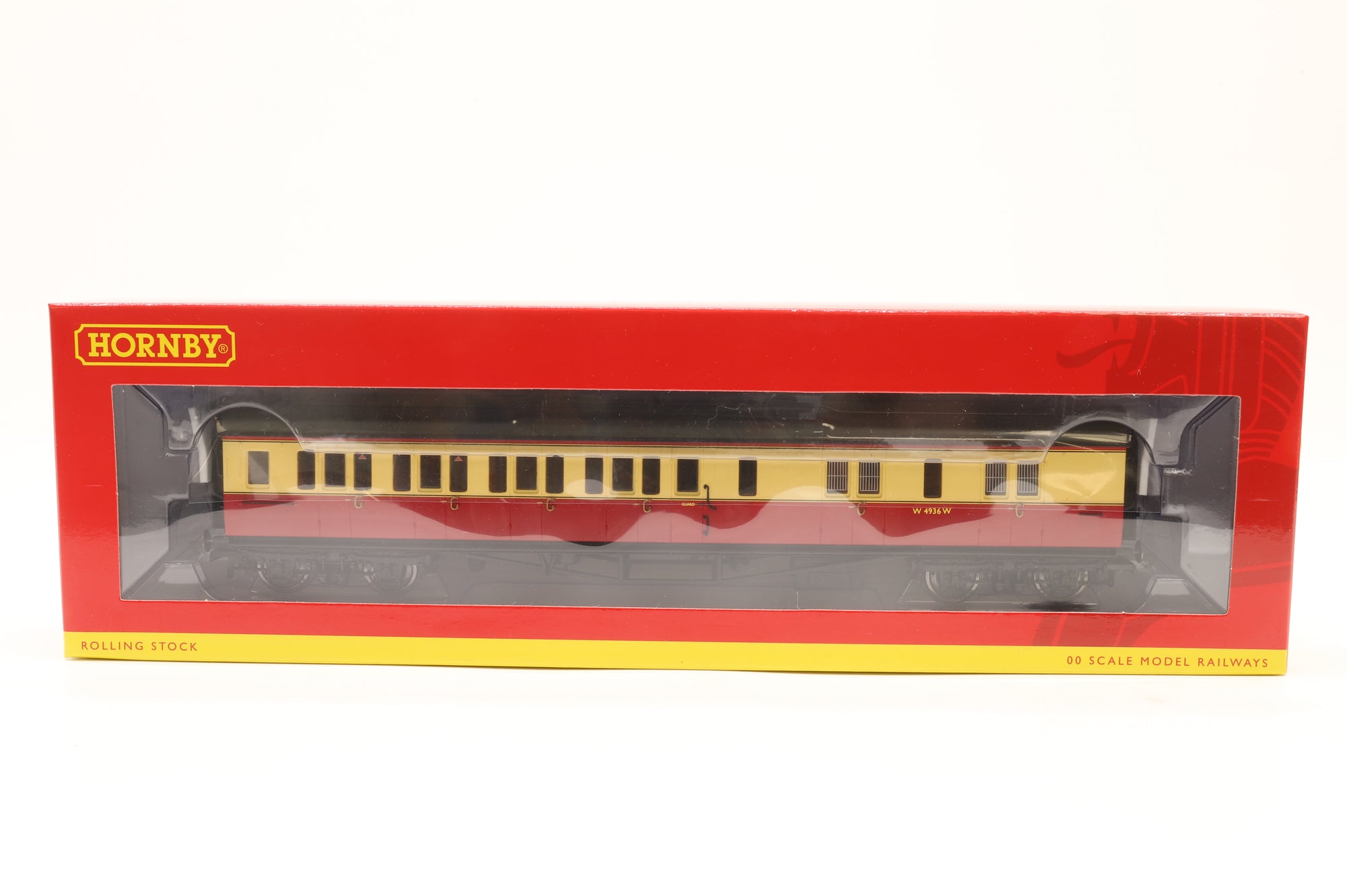 Hornby OO Rake of 5 Collett Coaches in BR(W) Crimson/Cream