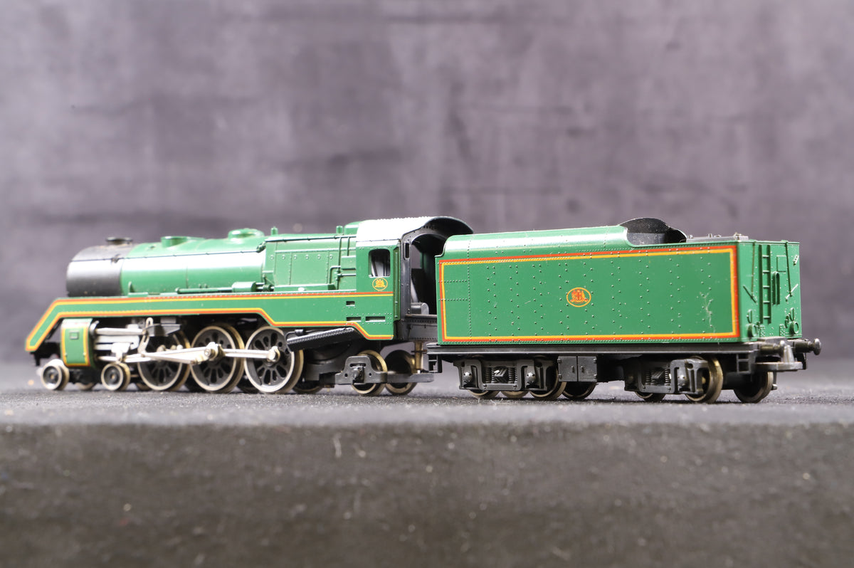 Lima HO 149753 NSW Class 38 Steam Locomotive &amp; 3 Coaches