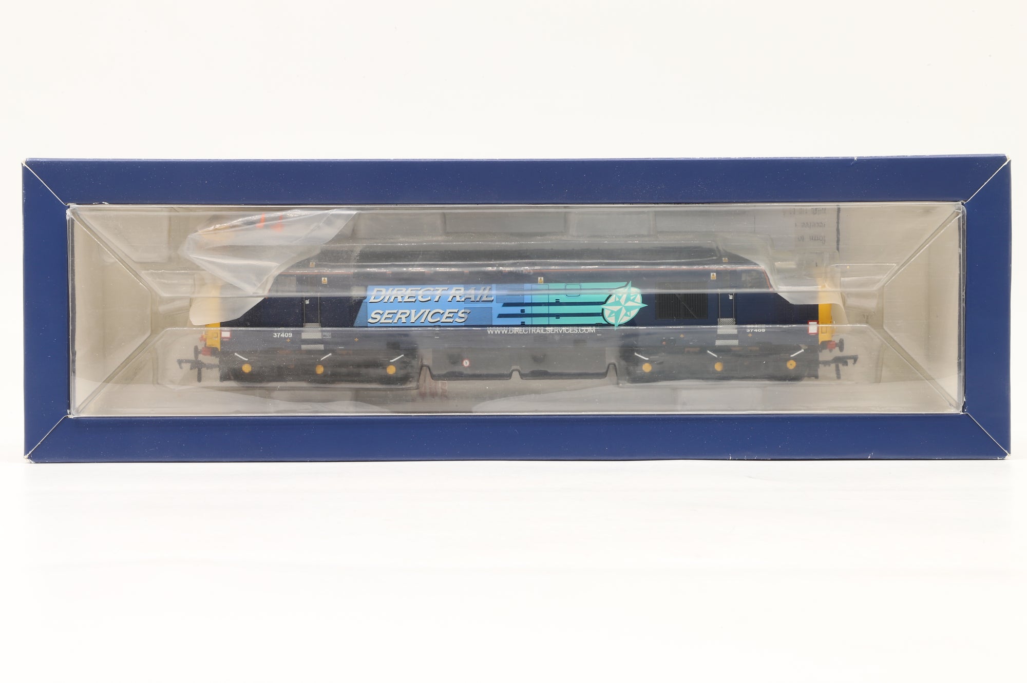 Bachmann OO 32-381QDS Class 37/4 37409 'Lord Hinton' in DRS Livery – DCC Sound