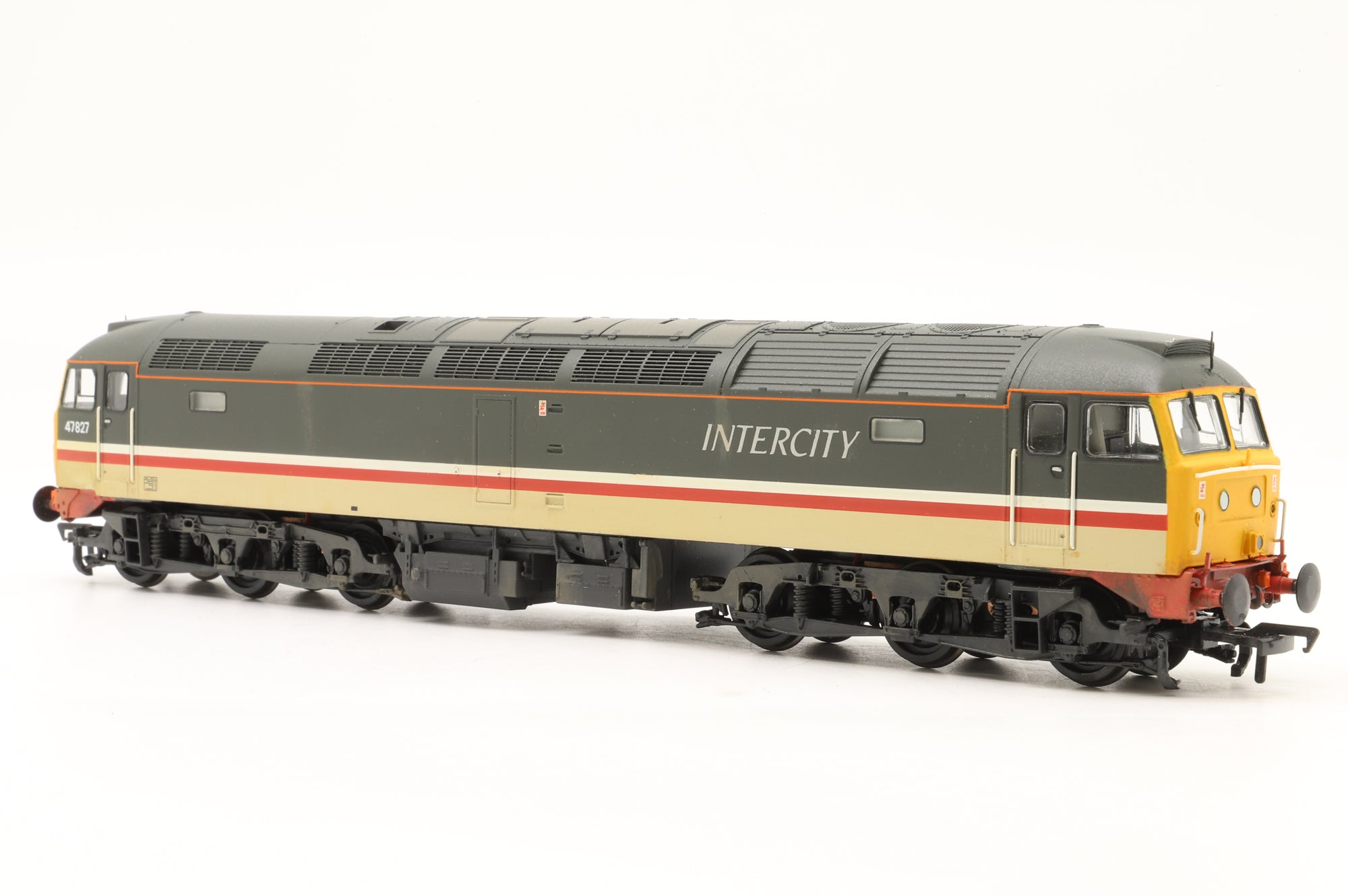 Bachmann OO 31-650Z Class 47 Diesel '47835' 'Windsor Castle' Intercity Swallow Weathered DCC Fitted