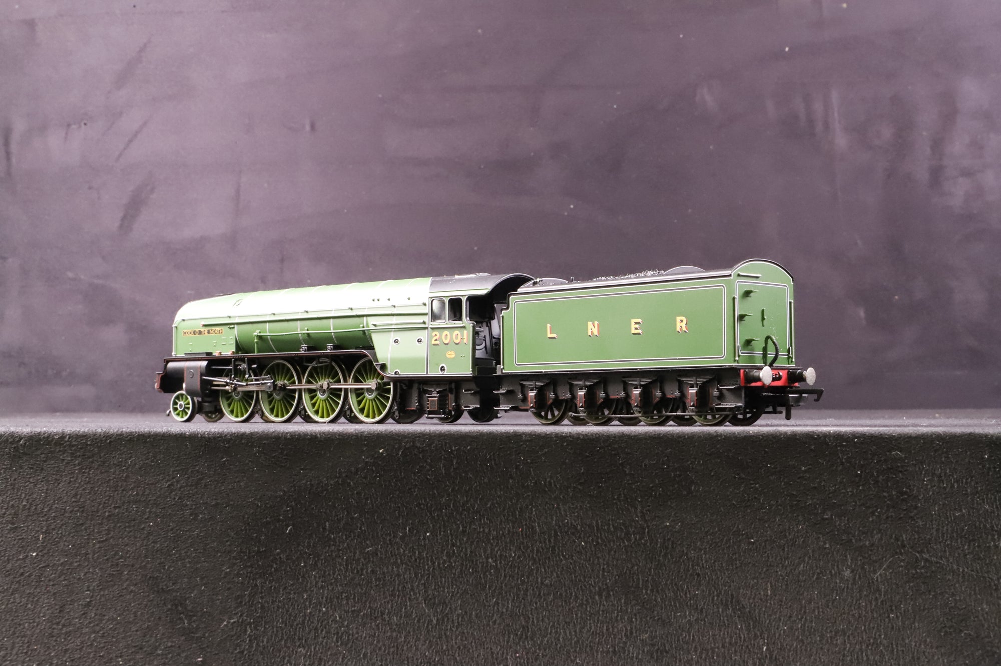Hornby OO R3207 Class P2 2001 'Cock O The North' in LNER Lined Green