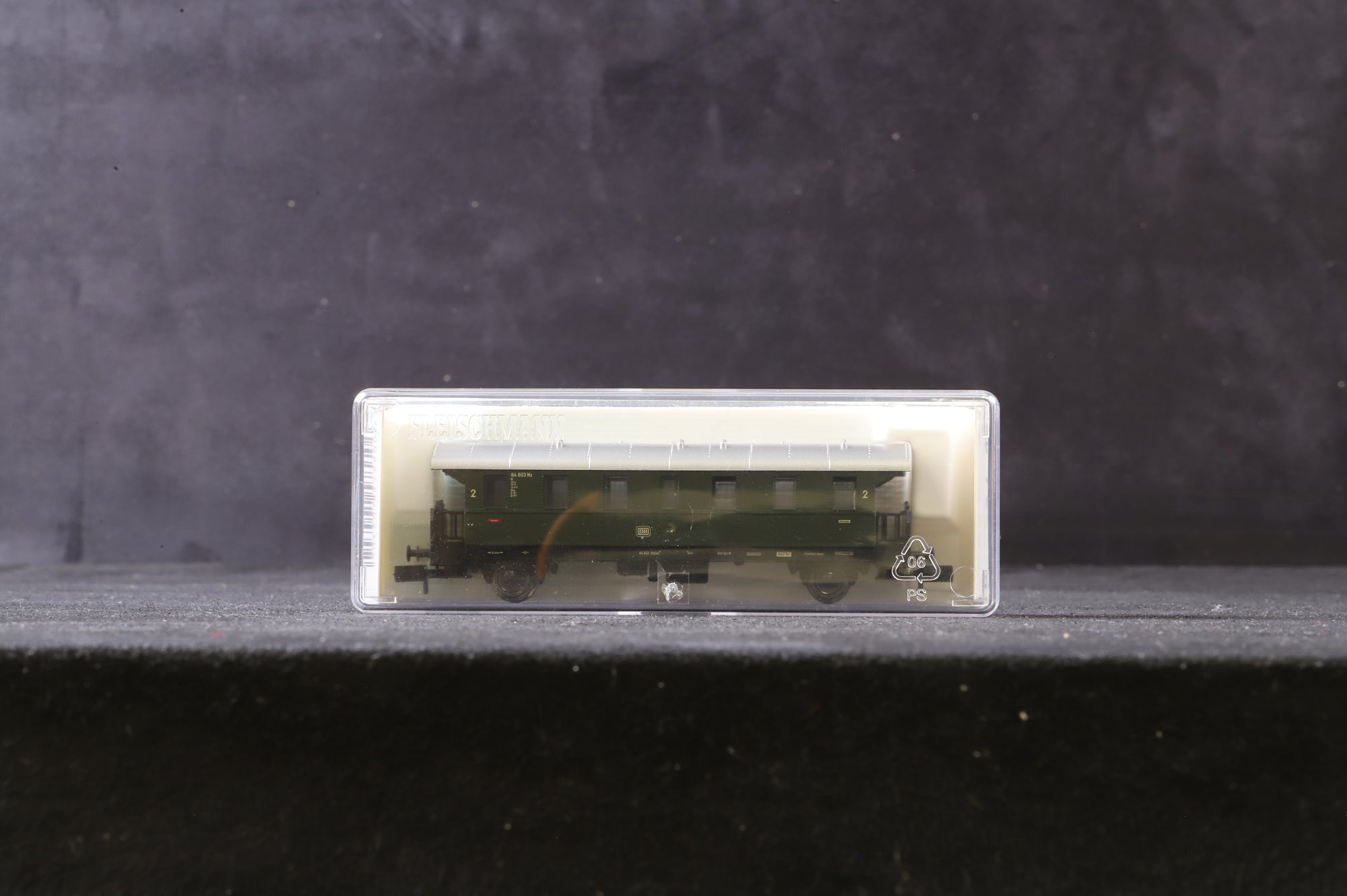 Fleischmann N Rake Of 3 DB Green Passenger Cars Inc.866203, 866204 & 866302