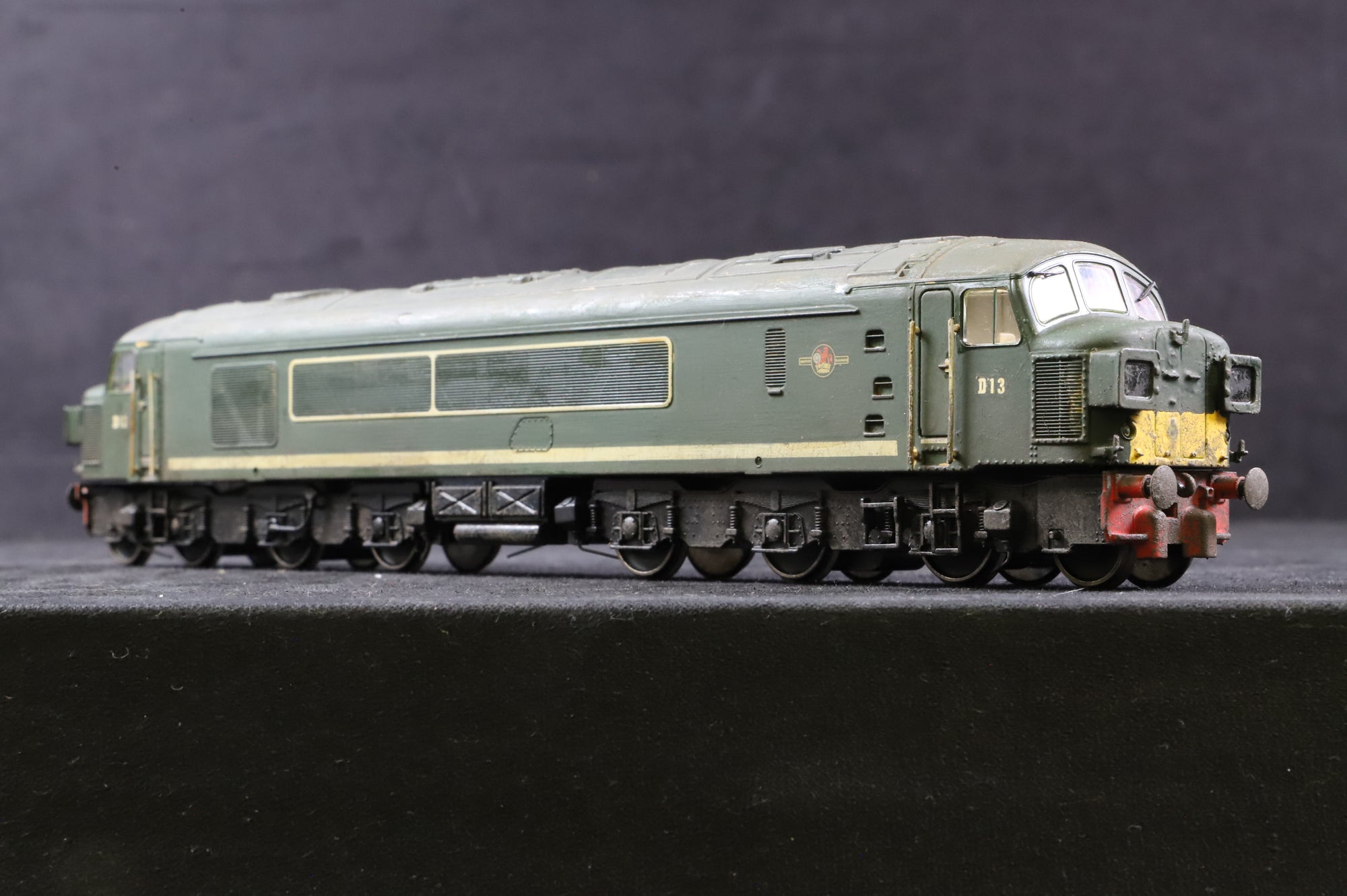 WORKSHOP Bachmann OO Class 45 D13 in BR Green w/ Small Yellow Panels - Partly Weathered