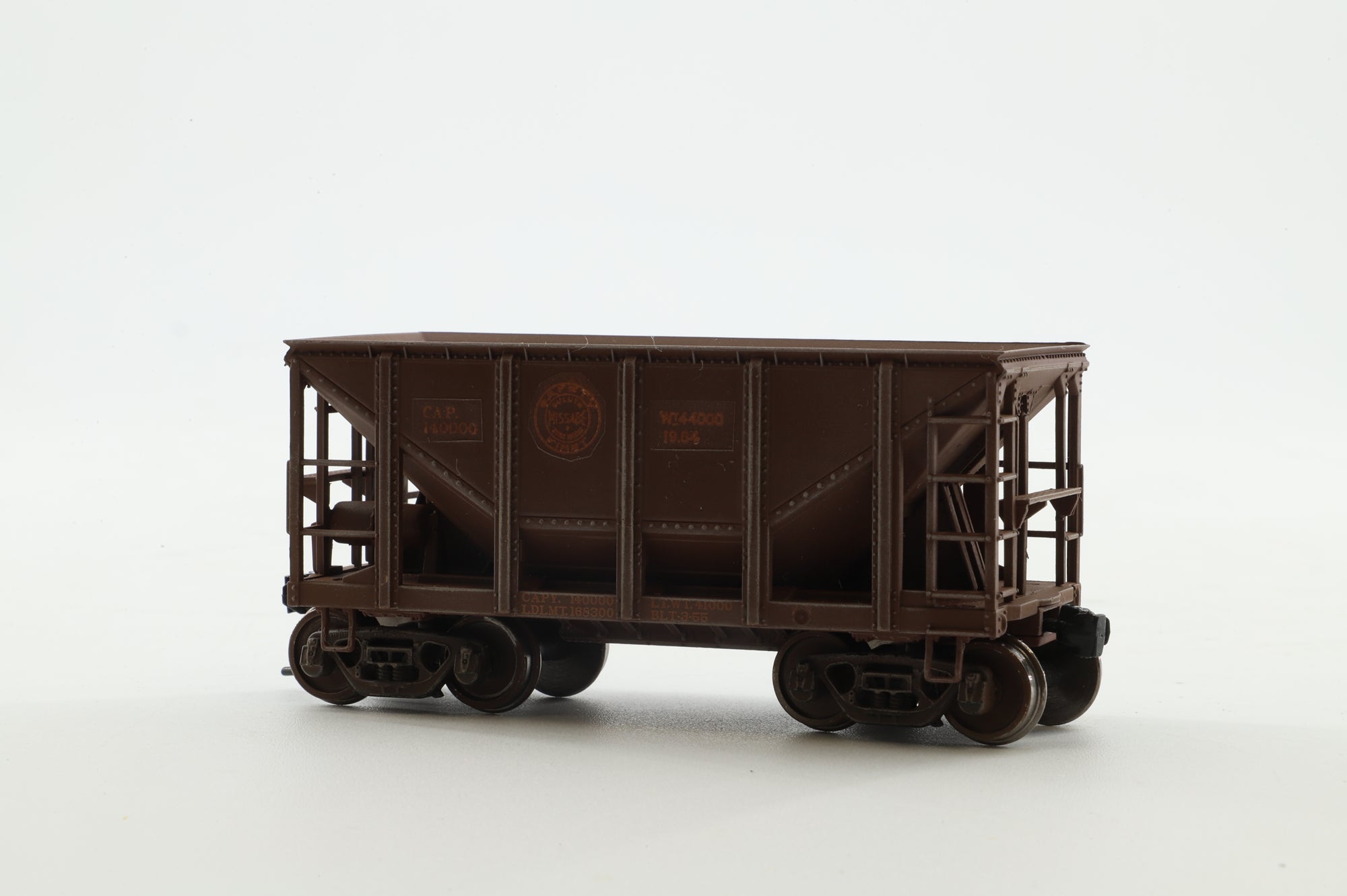 Walthers HO 12-Pack of Michigan Ore Cars in DMIR Brown - Pro-Weathered/Customised