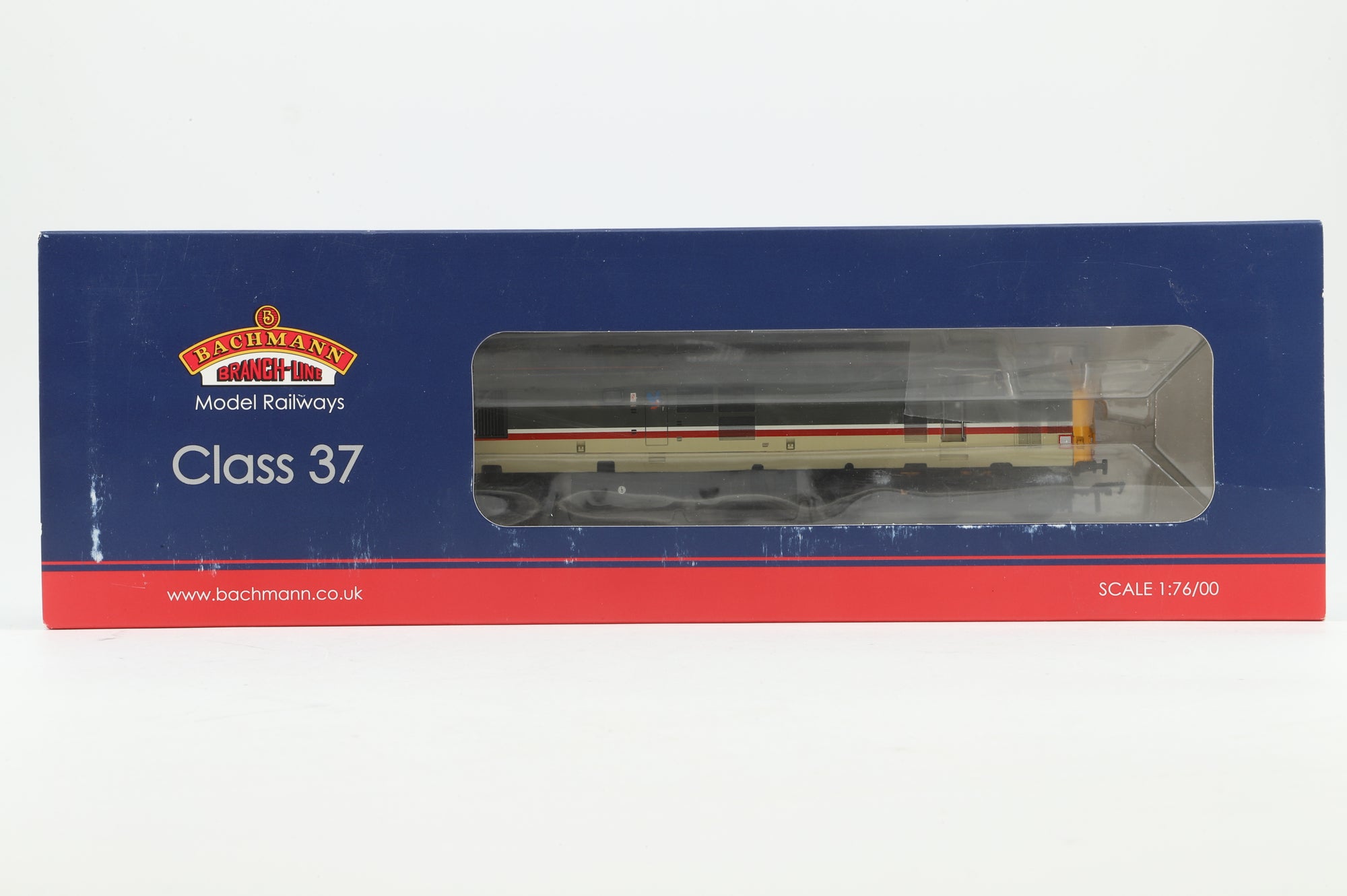 Bachmann OO 32-385 Class 37/4 37415 in Intercity Executive Livery
