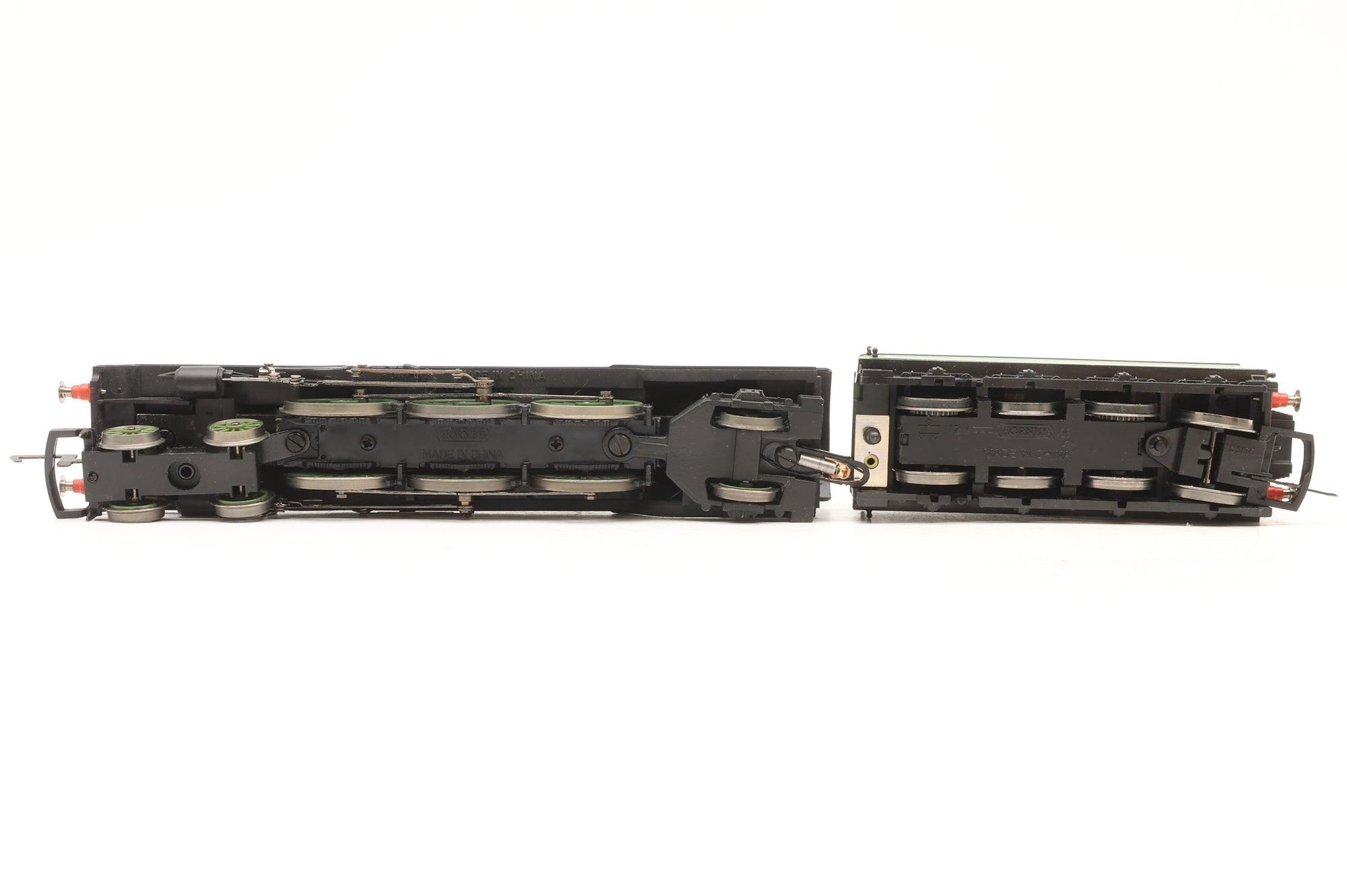 Hornby OO A1 'Flying Scotsman' '4472' & 4 LNER Non-Corridor Teak Coaches