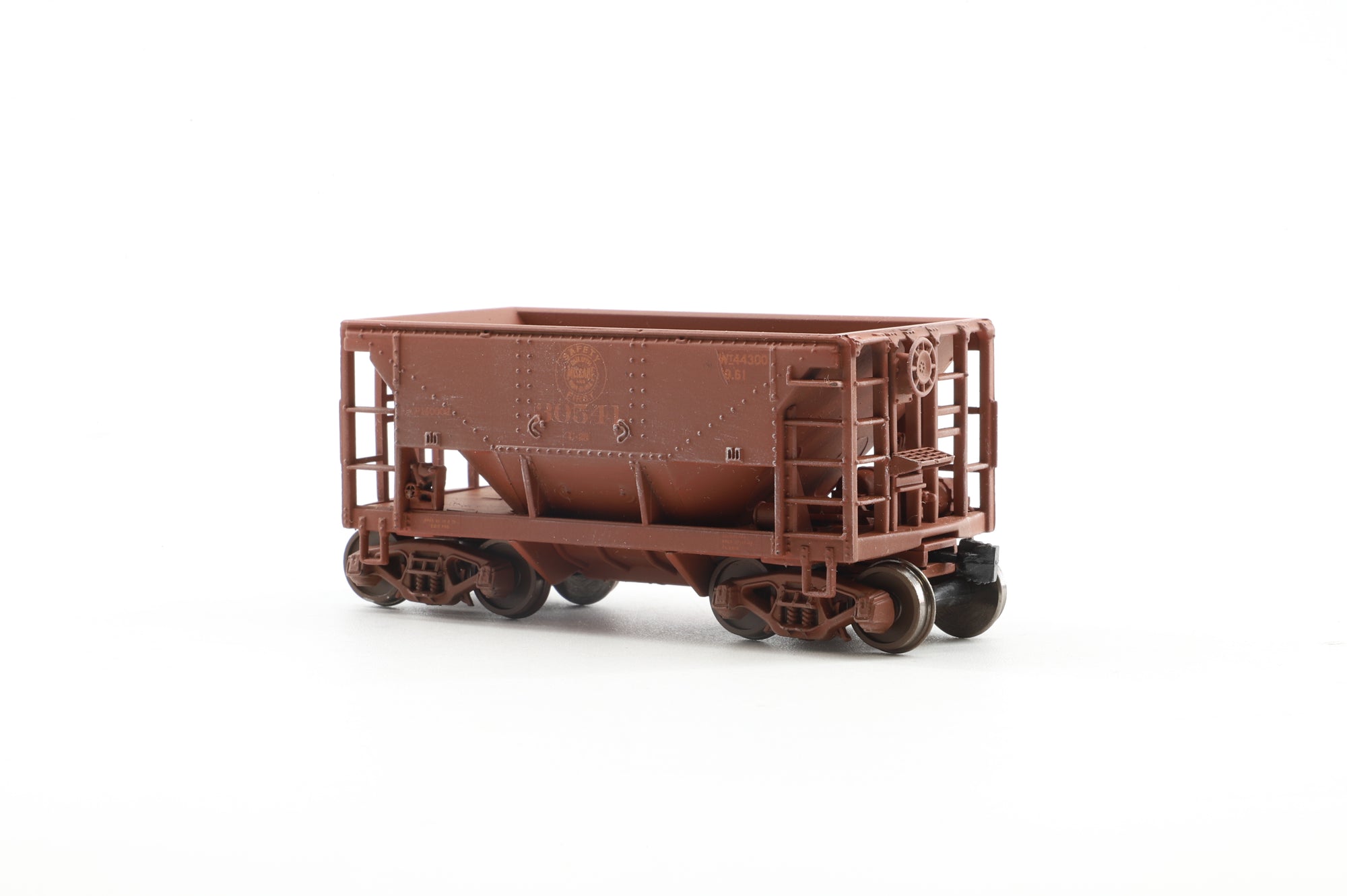 Walthers HO 932-4455 12-Pack of Iron Ore Cars in DMIR Brown - Pro-Customised/Weathered