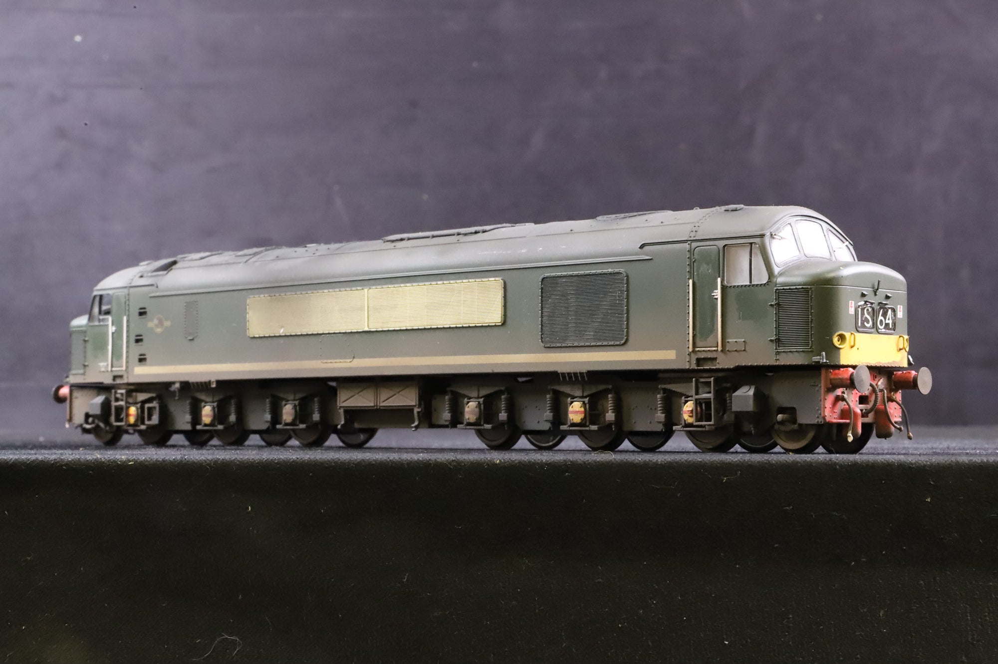 Heljan OO 45108 Class 45 in BR Green w/ SYP -  Unnumbered & Weathered