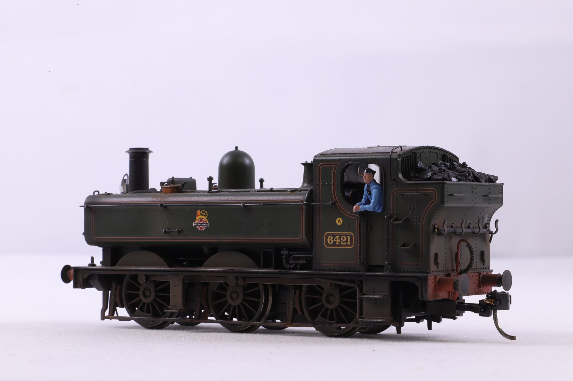 Bachmann OO 31-639 Class 64XX Pannier Tank No.6421 in Lined BR Green w/ Early Crests - DCC Sound & TMC Weathered