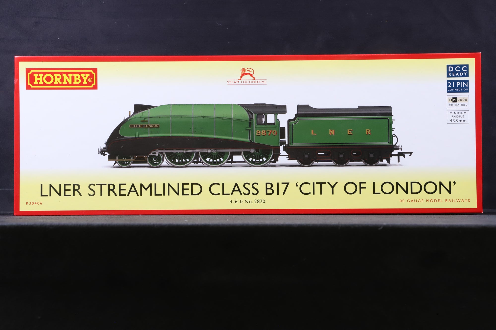 Hornby OO R30406 LNER Streamlined B17 Class '2870' 'City Of London' LNER Apple Green