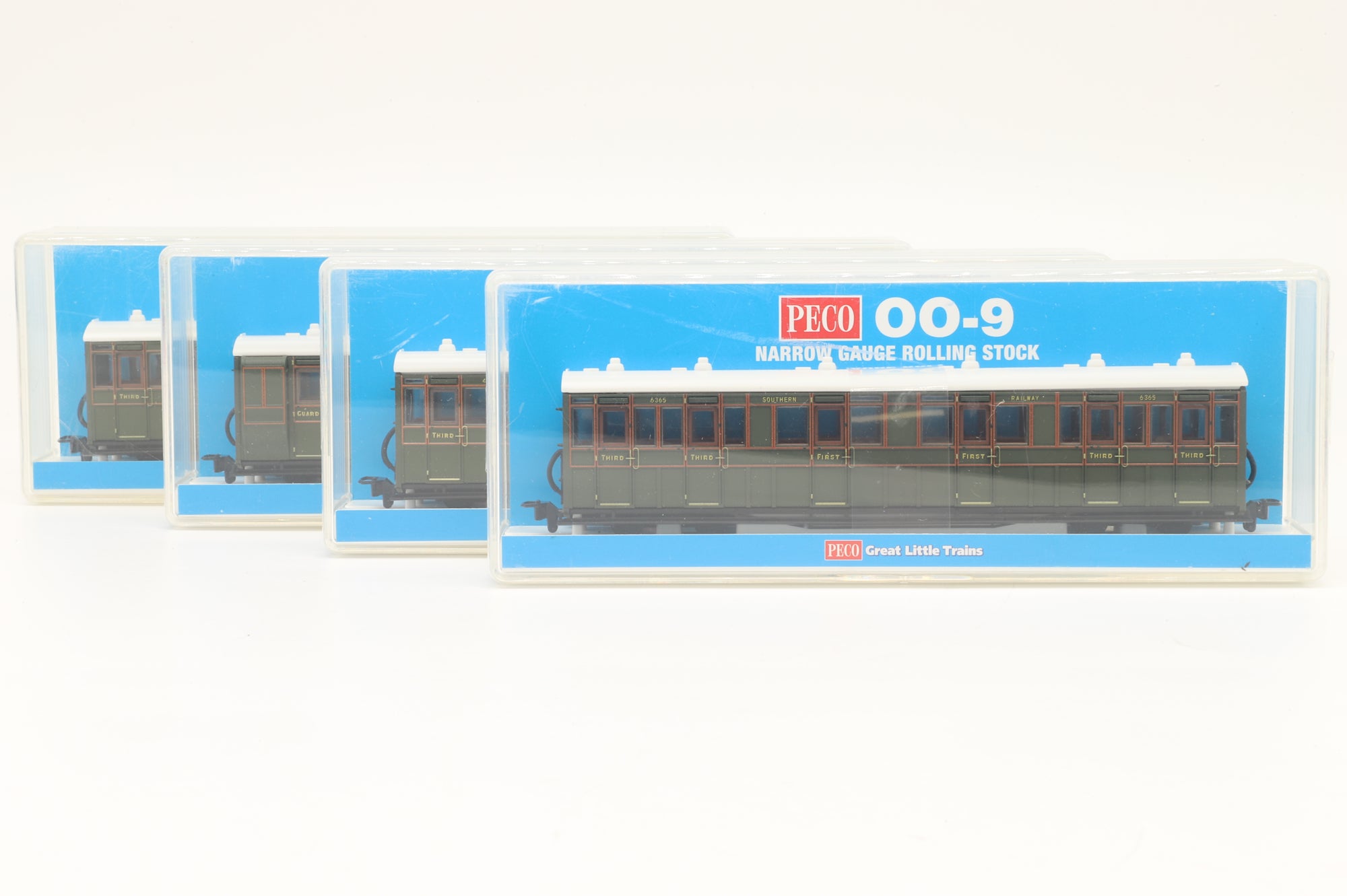 PECO OO-9 Rake of 4x SR Narrow Gauge Coaches