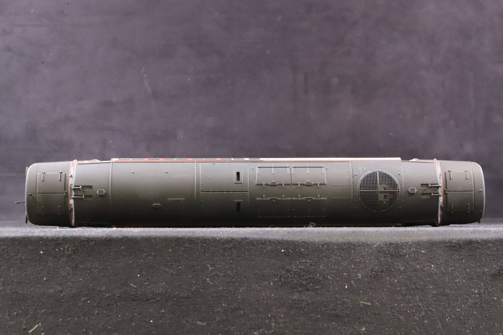 Bachmann OO 32-393DS Class 37/7 37884 in Europhoenix Livery - DCC Sound