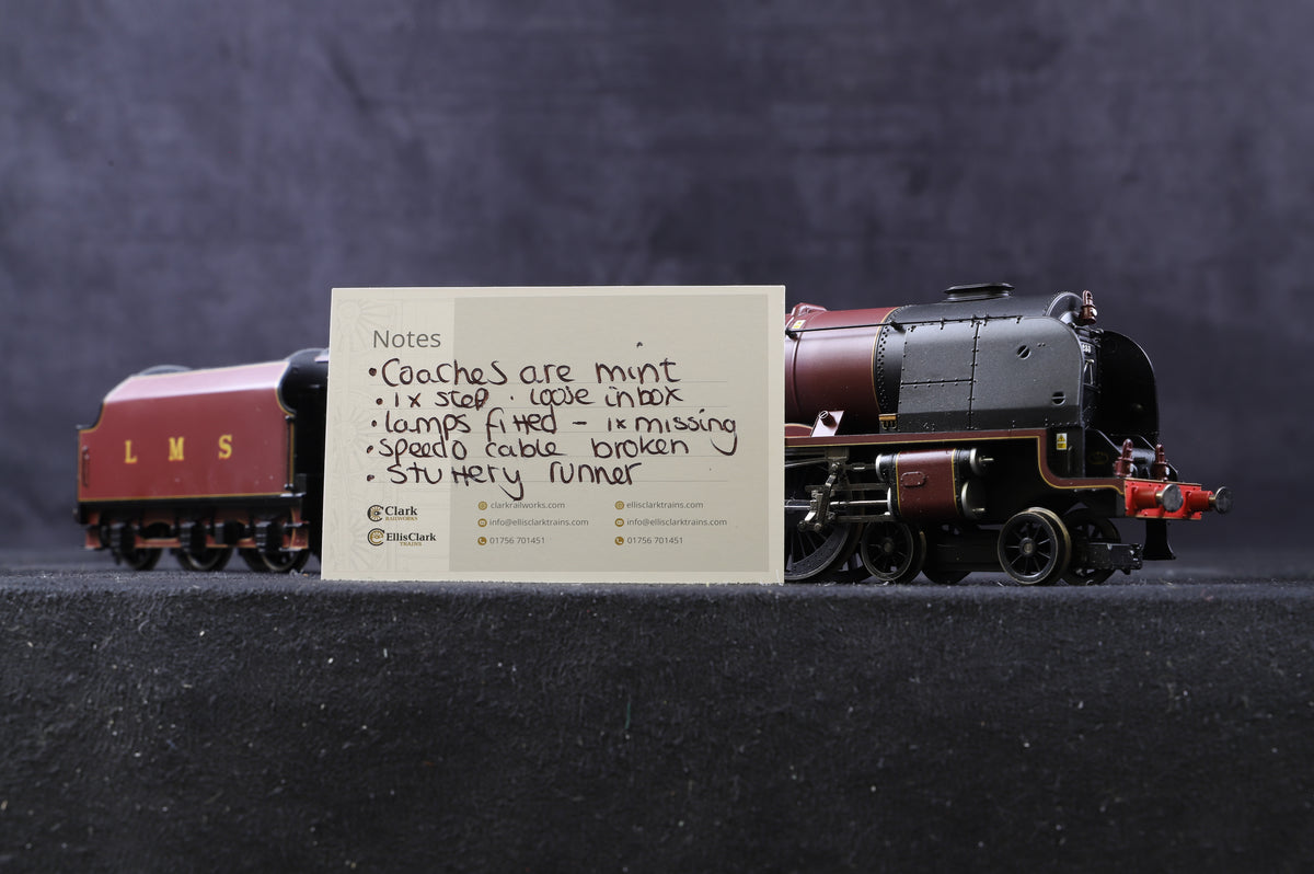 Hornby OO R2370 &#39;The Royal Train&#39; Train Pack