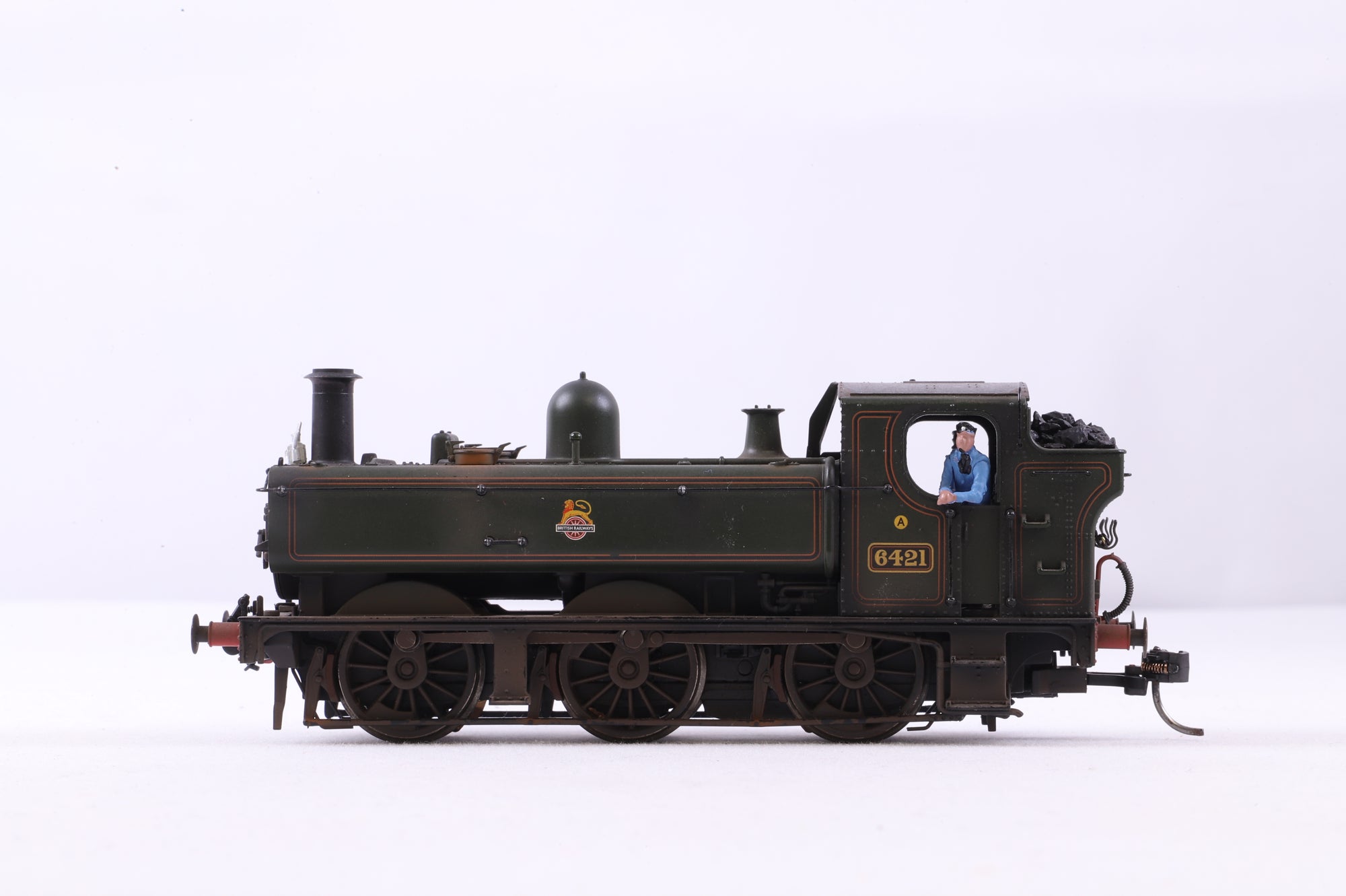 Bachmann OO 31-639 Class 64XX Pannier Tank No.6421 in Lined BR Green w/ Early Crests - DCC Sound & TMC Weathered