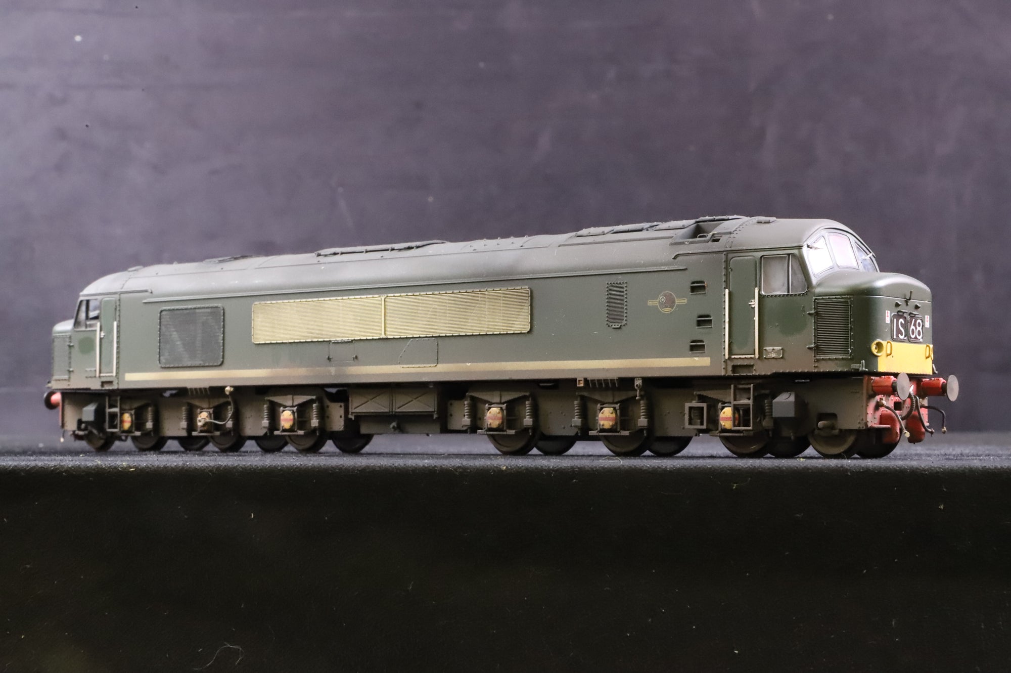 Heljan OO 45108 Class 45 in BR Green w/ SYP -  Unnumbered & Weathered