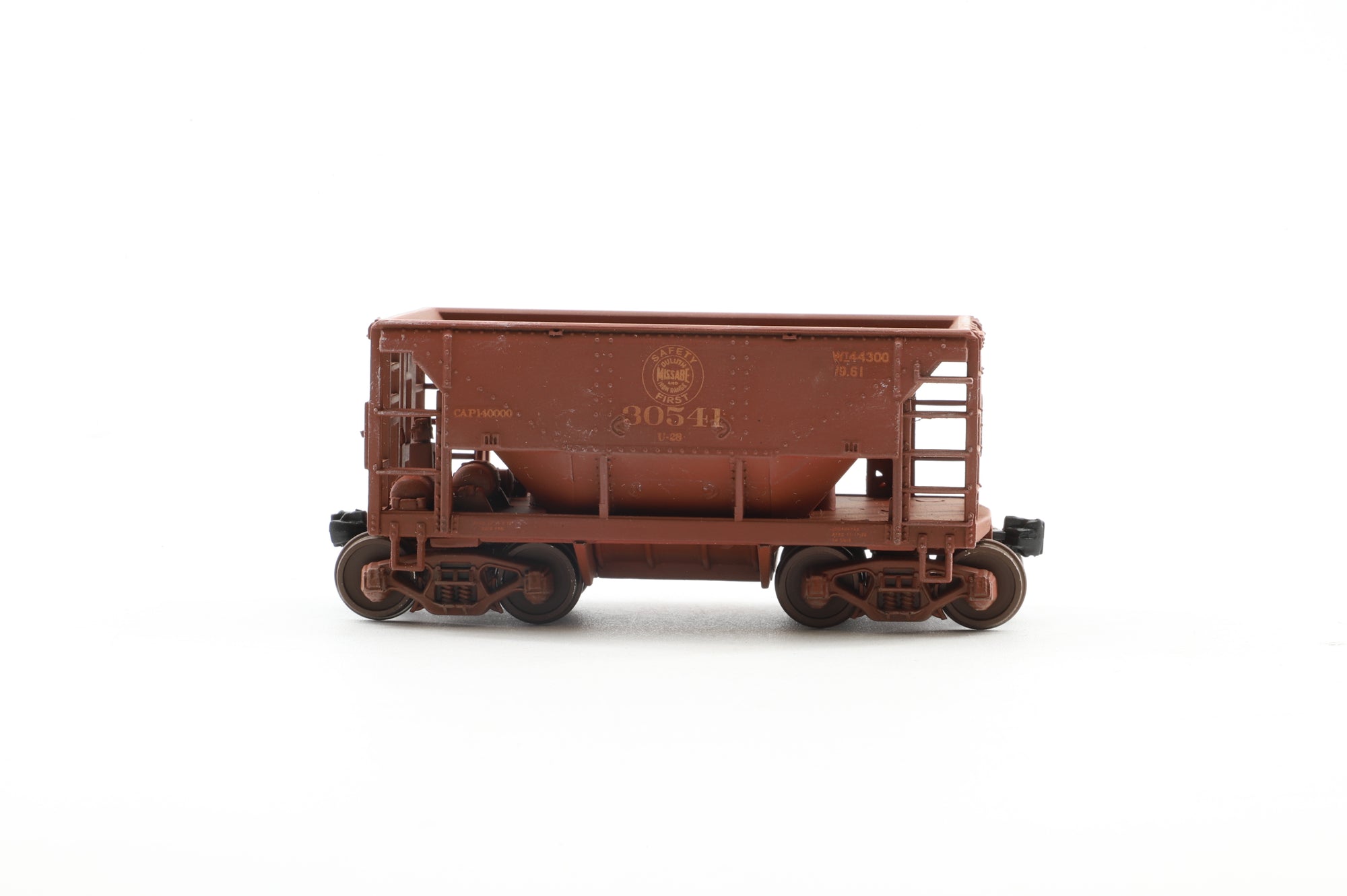 Walthers HO 932-4455 12-Pack of Iron Ore Cars in DMIR Brown - Pro-Customised/Weathered